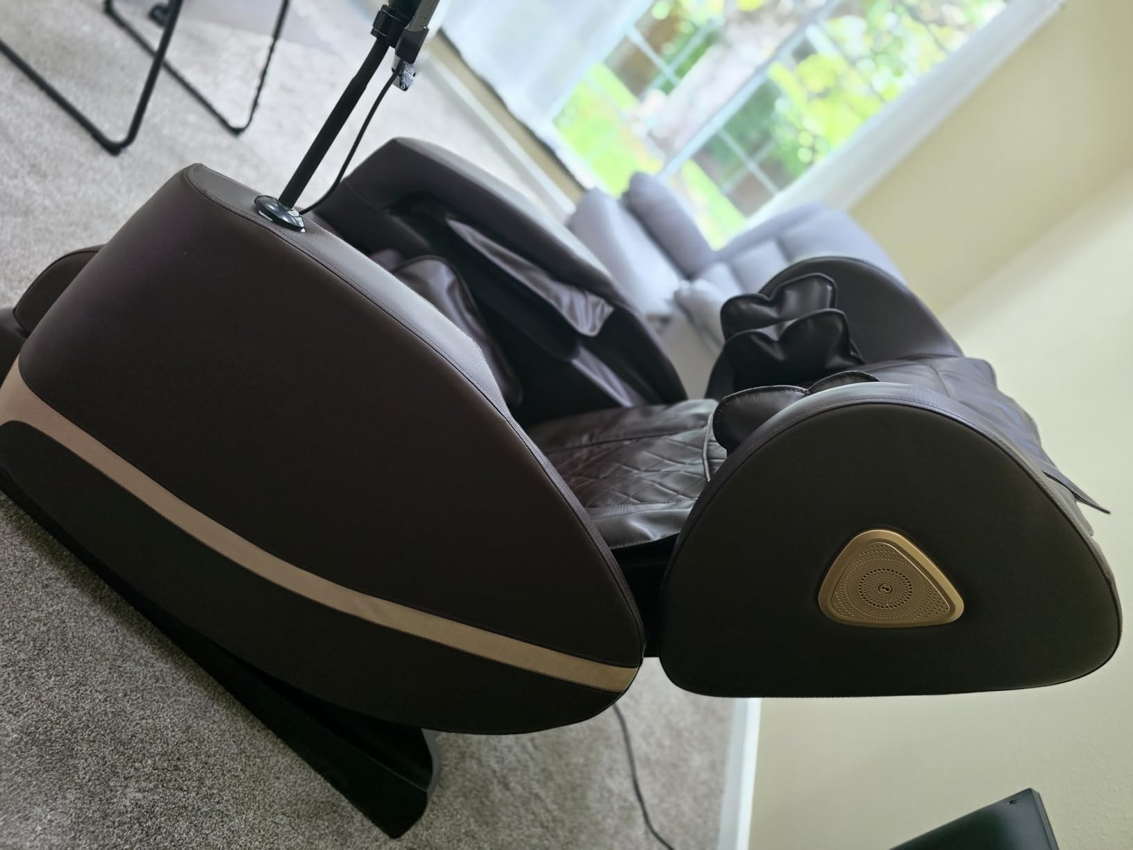FURNIMAT 2026 Massage Chair Full Body, Zero Gravity Massage Chair with 10 Fix Rollers, Airbags, Heating, Foot Massage, Auto Modes, Bluetooth Speaker, Smart Screen Controller (Premium Version) customer photo 1