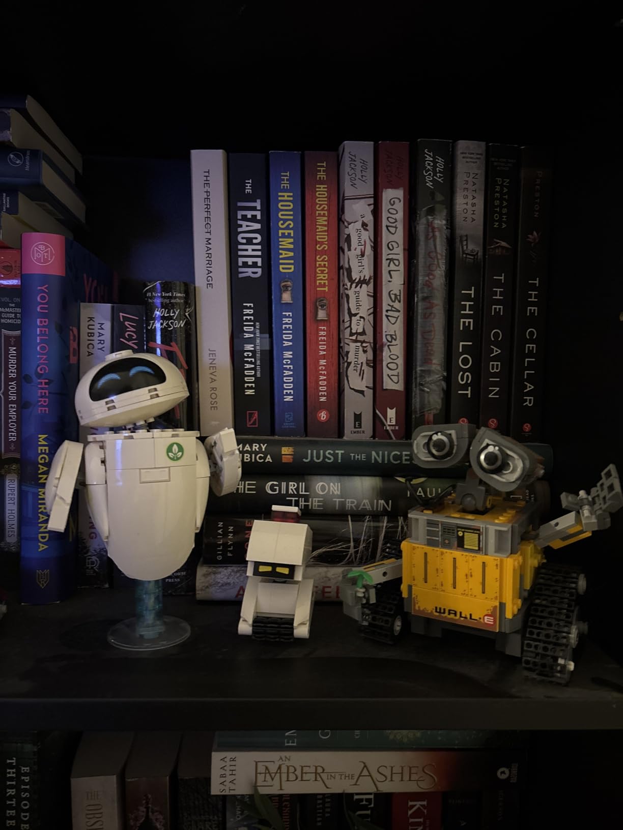 LEGO Disney & Pixar Wall-E & EVE Building Set for Adults, Ages 18+ - Home Office, Book Shelf, or Room Decor for Disney Fans - Gift Ideas for Men & Women - 43279 customer photo 2