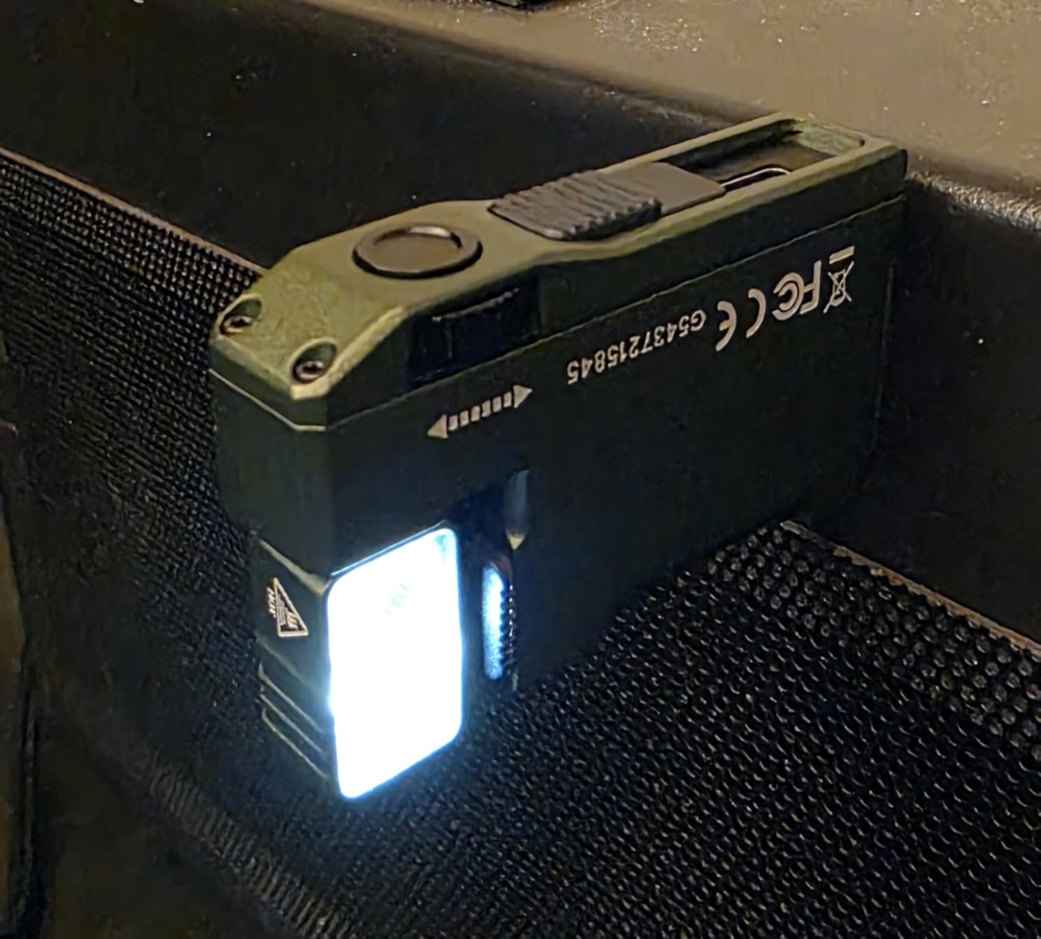 WUBEN G5 Rechargeable EDC Flashlight, Powerful RGB Flashights, 400 Lumens Portable Flat Mini Flashlights, IP65 Waterproof Multi-Mode Magnetic Small Keychain Flashlight for Camping, Emergency (Green) customer photo 1