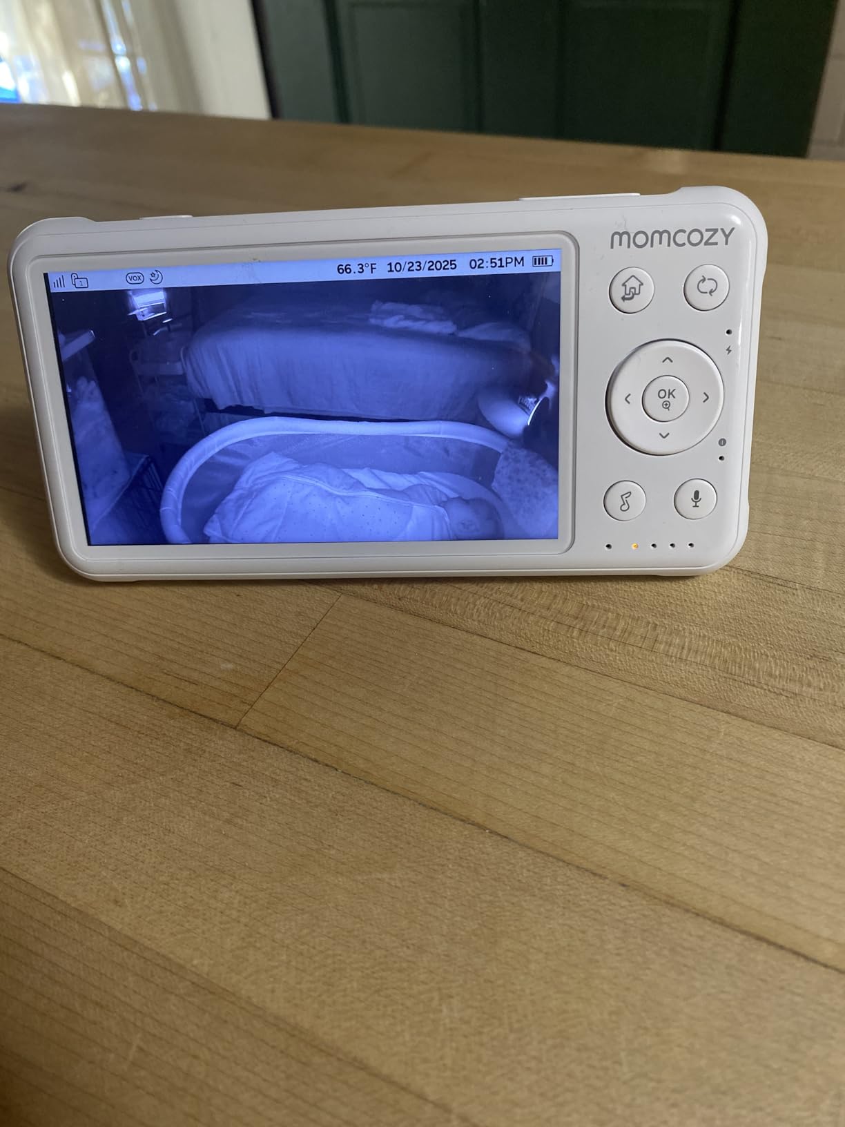 Momcozy Baby Monitor with 2 Cameras 5'' 1080P Split Screen Video Baby Monitor with Camera and Audio no WiFi for Baby Safety 5000mAh Battery Infrared Night Vision 2-Way Audio 960ft Range customer photo 2