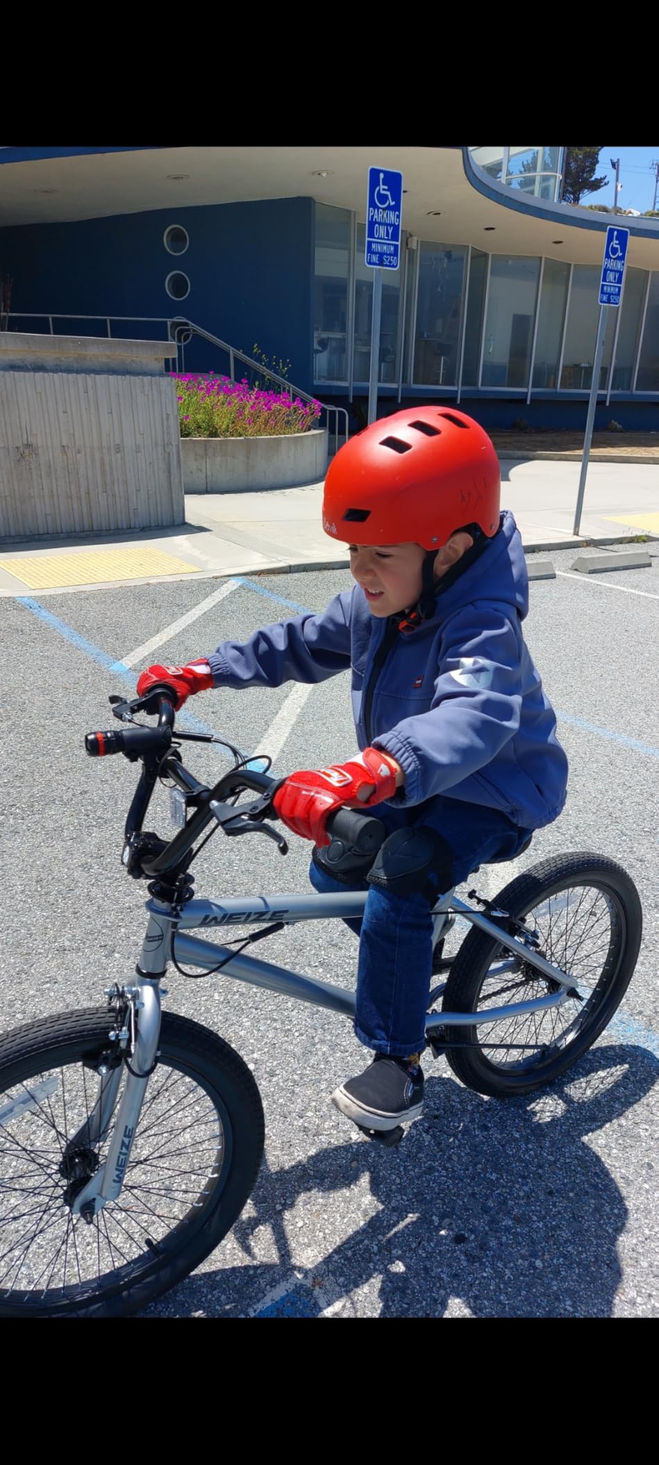 WEIZE Freestyle BMX Bike, 20 inch Trick Bicycle for Kids, Hi-Ten Steel Frame, 360 Degree Rotor Freestyle, 4 Pegs Single Speed Teen Bike for Boys Girls & Beginner-Level to Advanced Riders customer photo 1