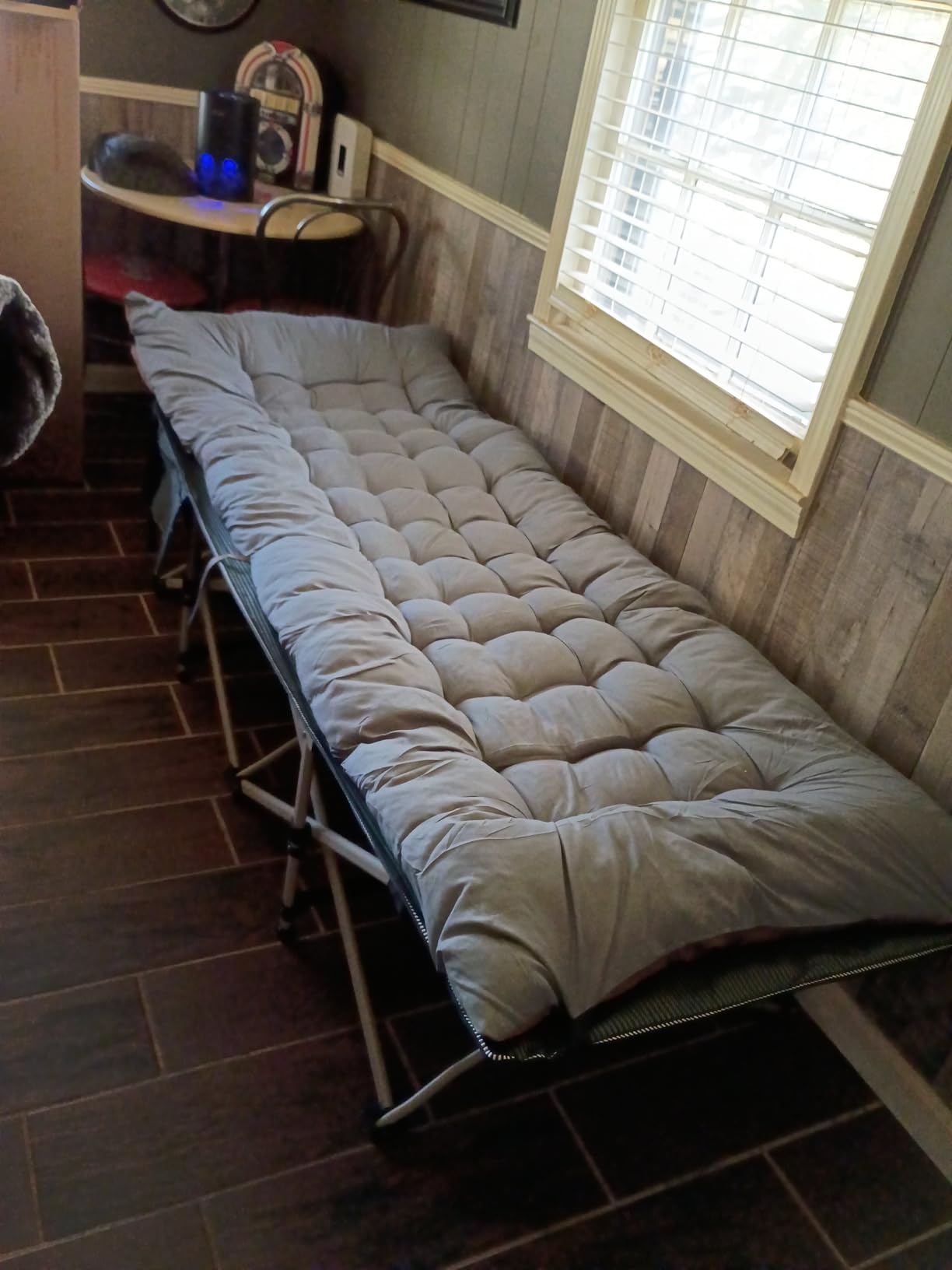 XXL Camping Cot Oversize Cots for Adults 32In Extra Large Cots for Sleeping with Mattress Heavy Duty Camping Bed with Carry Bag Folding Cot for Hiking Camping Indoor Office Nap Vacation Easy to Set up customer photo 1