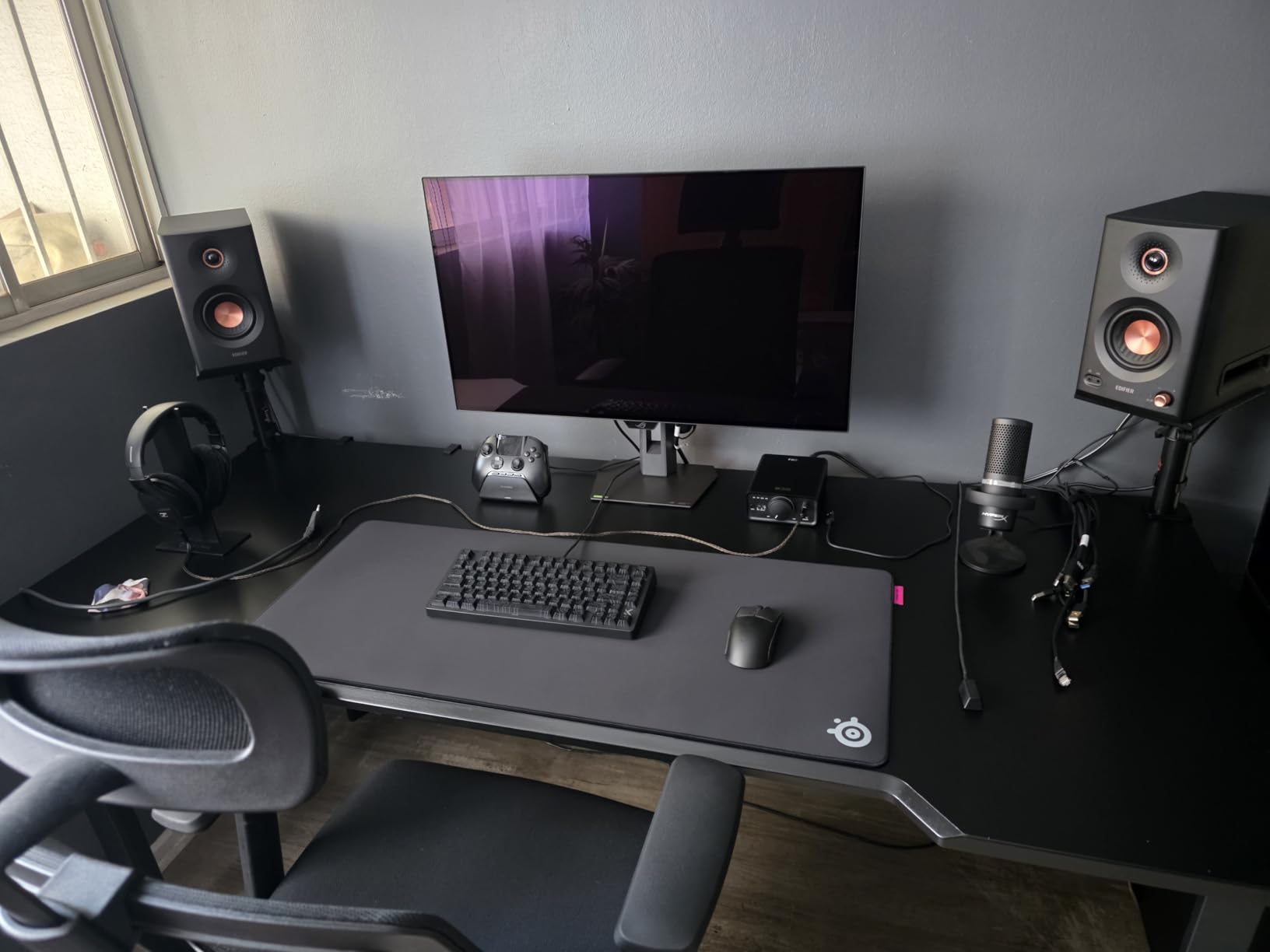 SteelSeries QcK L Performance Speed Gaming Mousepad - Extra Density for a Smooth Glide - Low-Profile Edge Stitching - Non-Slip Neoprene Rubber Base - 16.54 x 19.29 inch - FPS, MOBAs, RTS, MMO customer photo 2