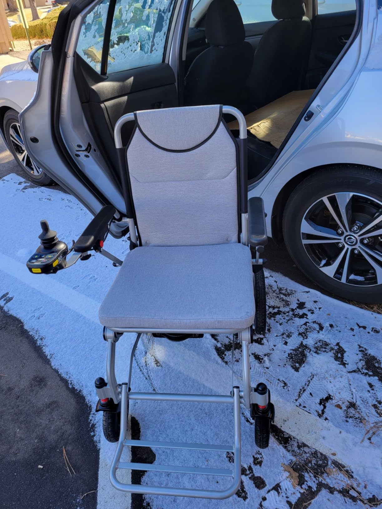 Ultralight 34lbs Foldable Electric Wheelchair for Adults, 350lbs Capacity, 500W Motor & Detachable Lithium Battery, Aluminum Frame Electric Wheelchair, All-Terrain Magnesium Wheels customer photo 1