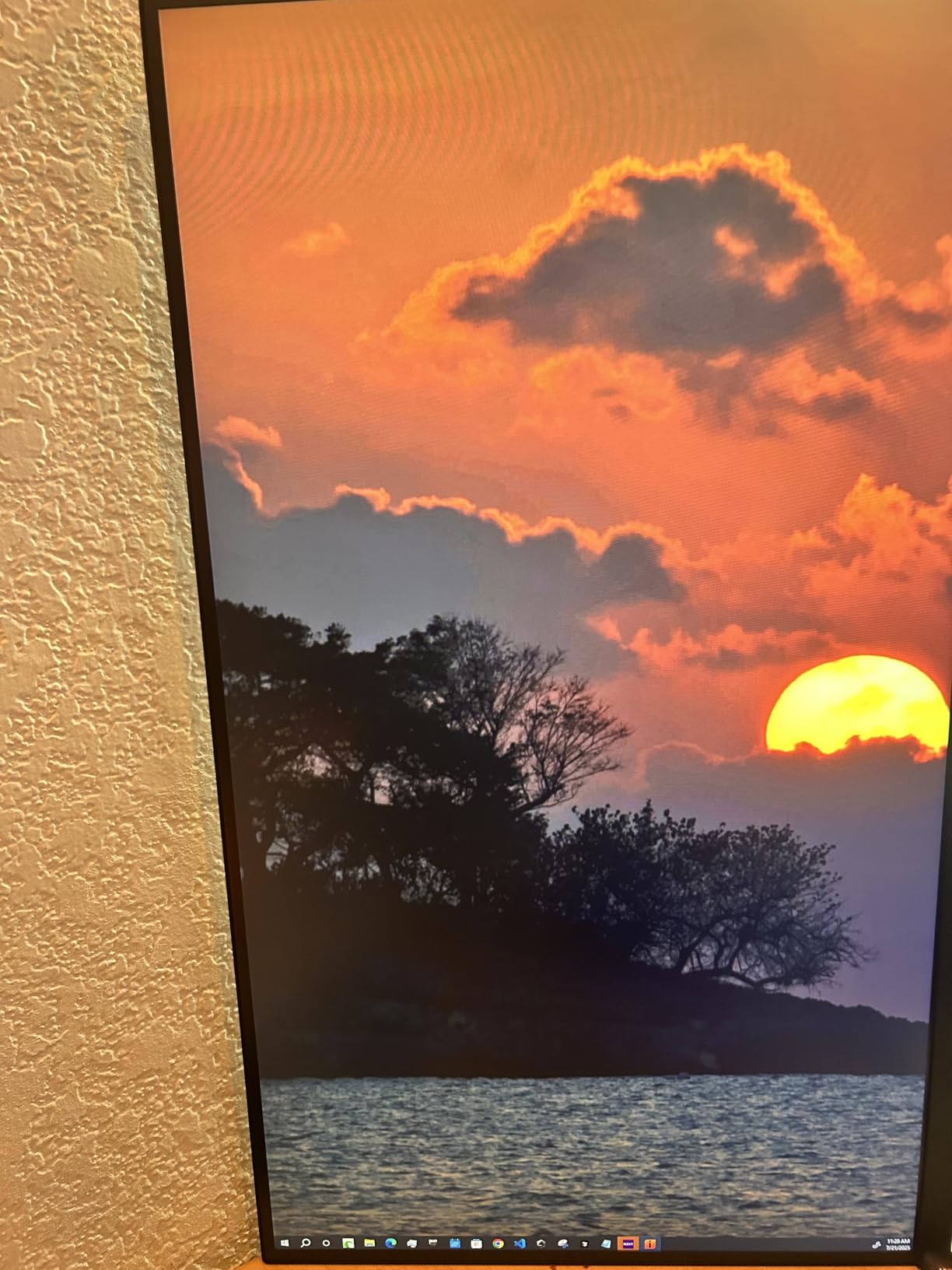 KOORUI G2511E 24.5 Inch Gaming Monitor, 320Hz 1ms Fast IPS PC Monitor, FHD 1080P, HDR 400, 95% DCI-P3 Color Gamut, Adaptive Sync Compatible, Ergonomic Stand customer photo 1