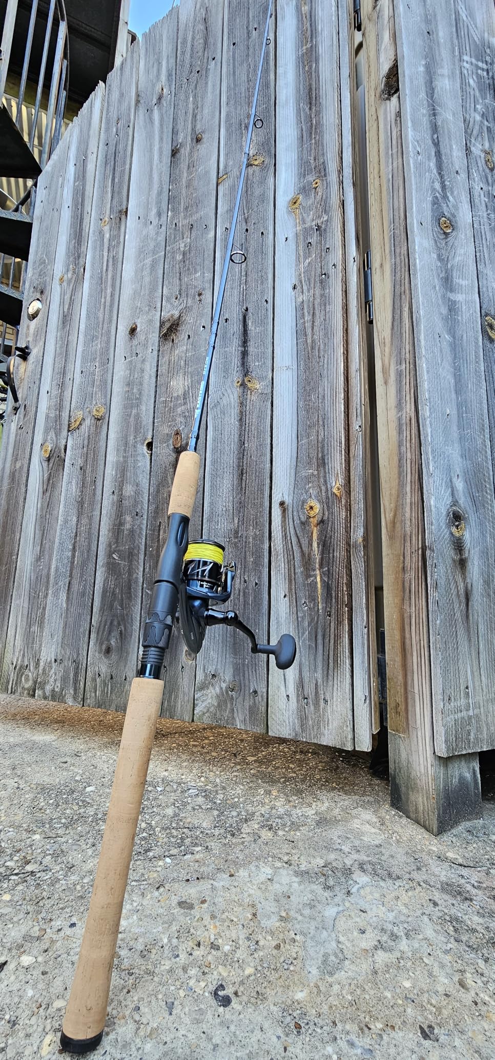 KastKing ReKon Saltwater Spinning Rod, KastFlex IM6 Carbon Graphite Blank, Zirconium Ceramic Guides, Graphite Locking Reel Seat, Oversized Drop Shot Hook Keeper, 2-Piece PTS, Saltwater Fishing customer photo 1