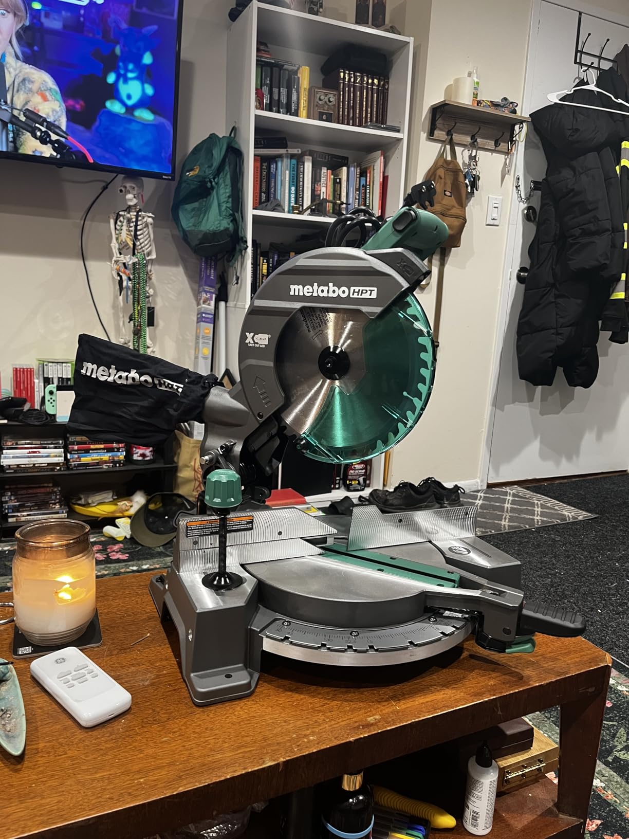 Metabo HPT 10-Inch Single Bevel Compound Miter Saw with Xact Cut Shadow Line (C10FCG2) customer photo 1