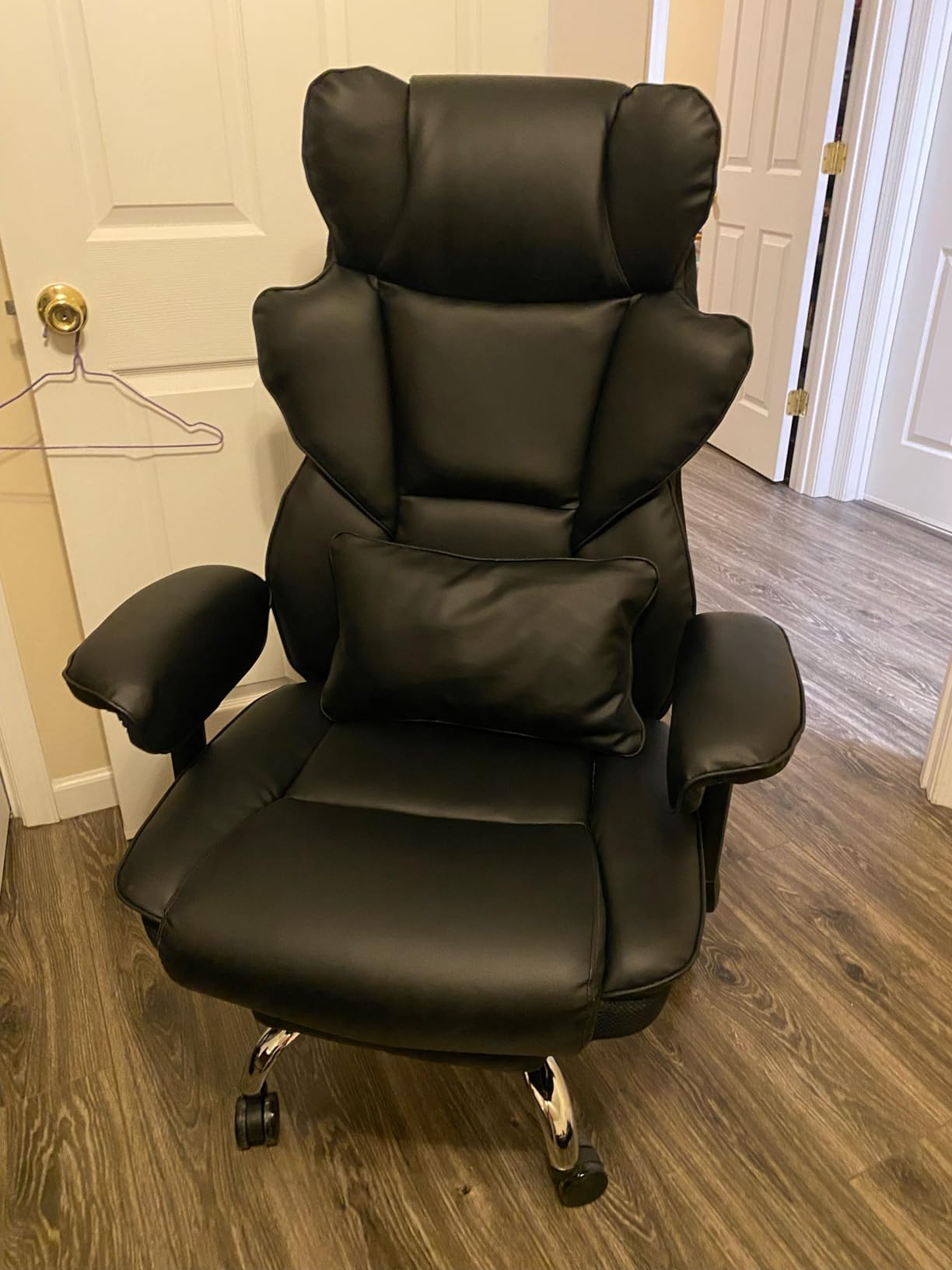 BESTFAIR Big and Tall Office Chair - Heavy Duty 400 LBS Executive Chair with Lumbar Support & Foot Rest, High Back Ergonomic Desk Chair, Padded Wide Seat Gaming Chair, Adjustable Armrests, Black customer photo 2