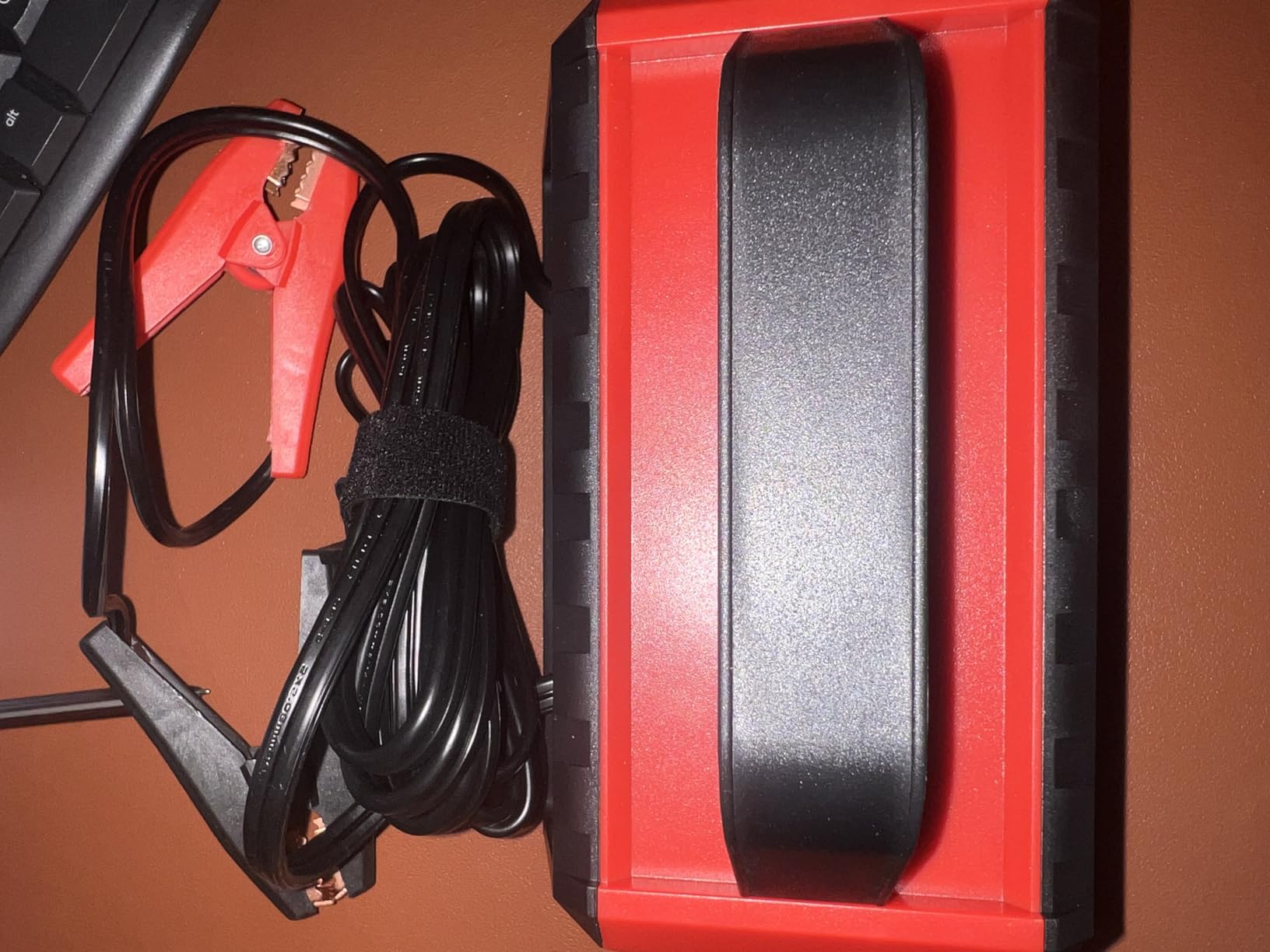 TowerTop Smart Car Battery Charger: 10A Battery Chargers 6V/12V Boat Battery Chargers with Auto Repair, Desulfator, Maintainer, Winter Mode, Suitable for AGM, Lithium (LiFePO4), Deep-Cycle Batteries customer photo 2