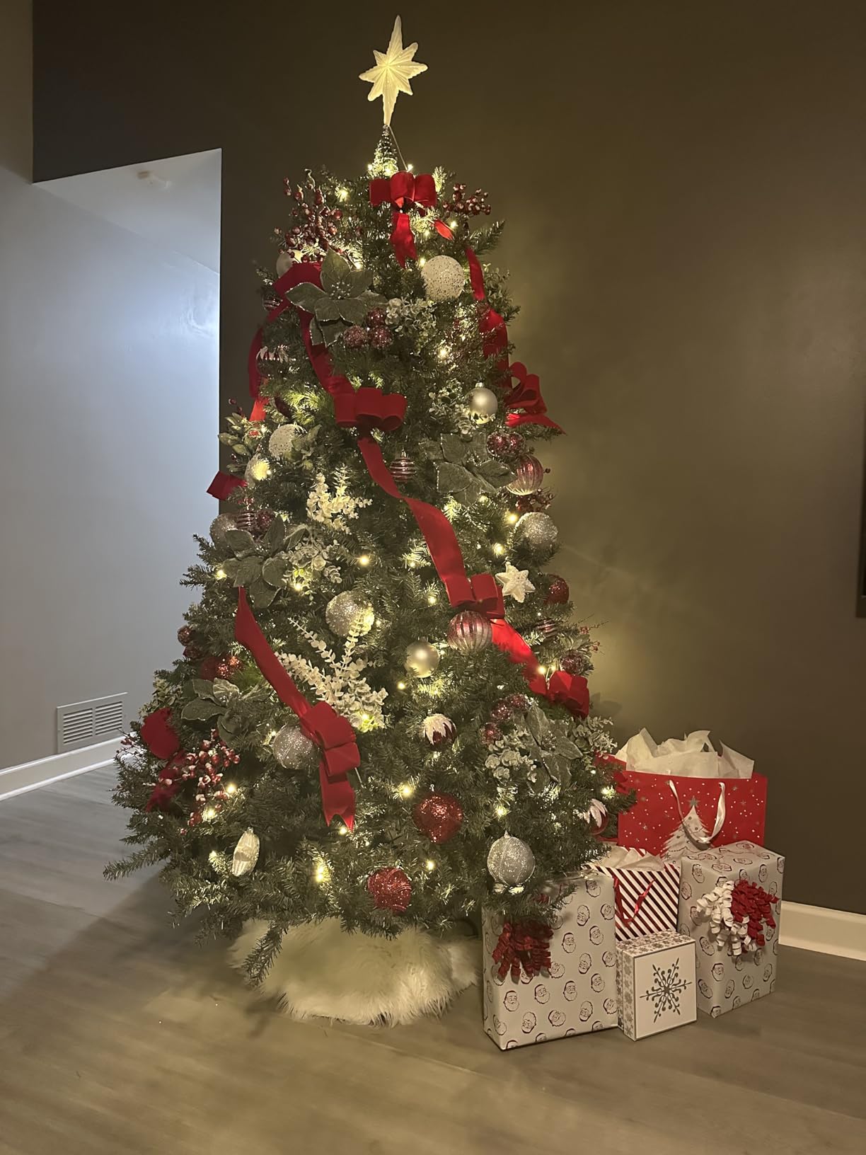 Christmas Tree Lights WarmWhite Christmas Lights Outdoor Indoor 400LED 10 Lines with 8 Lighting Modes, Timer and Remote Control, Fairy Lights for Wedding Home Party 6Ft - 9Ft Xmas Tree Decorations customer photo 1