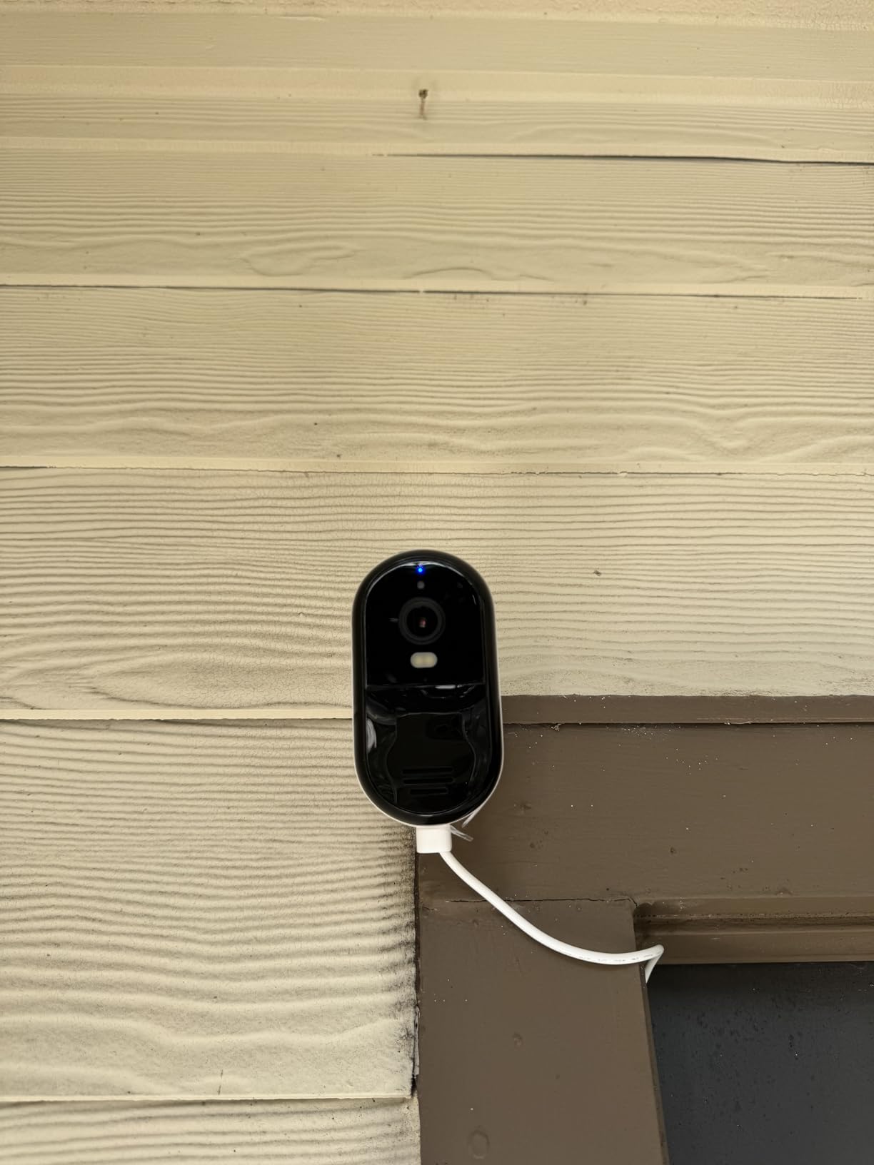 Arlo Security Camera Outdoor Wired 2-Pack - Arlo Essential 2K Surveillance Camera with Person Detection, Package Alert, Color Night Vision, 2-Way Audio, Weather Resistant, Motion Detection customer photo 2