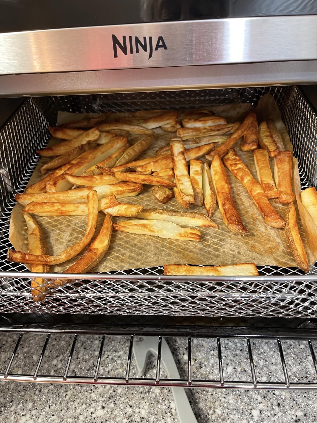 Ninja | French Door Premier Air fry Oven | 10-in-1 functions | 20.3-qt capacity | 5-qt Air Fry Basket, Sheet Pan, Wire Rack, Broil Rack | PFAS-free Cooking Surface, Dishwasher-Safe Accessories | FO101 customer photo 2