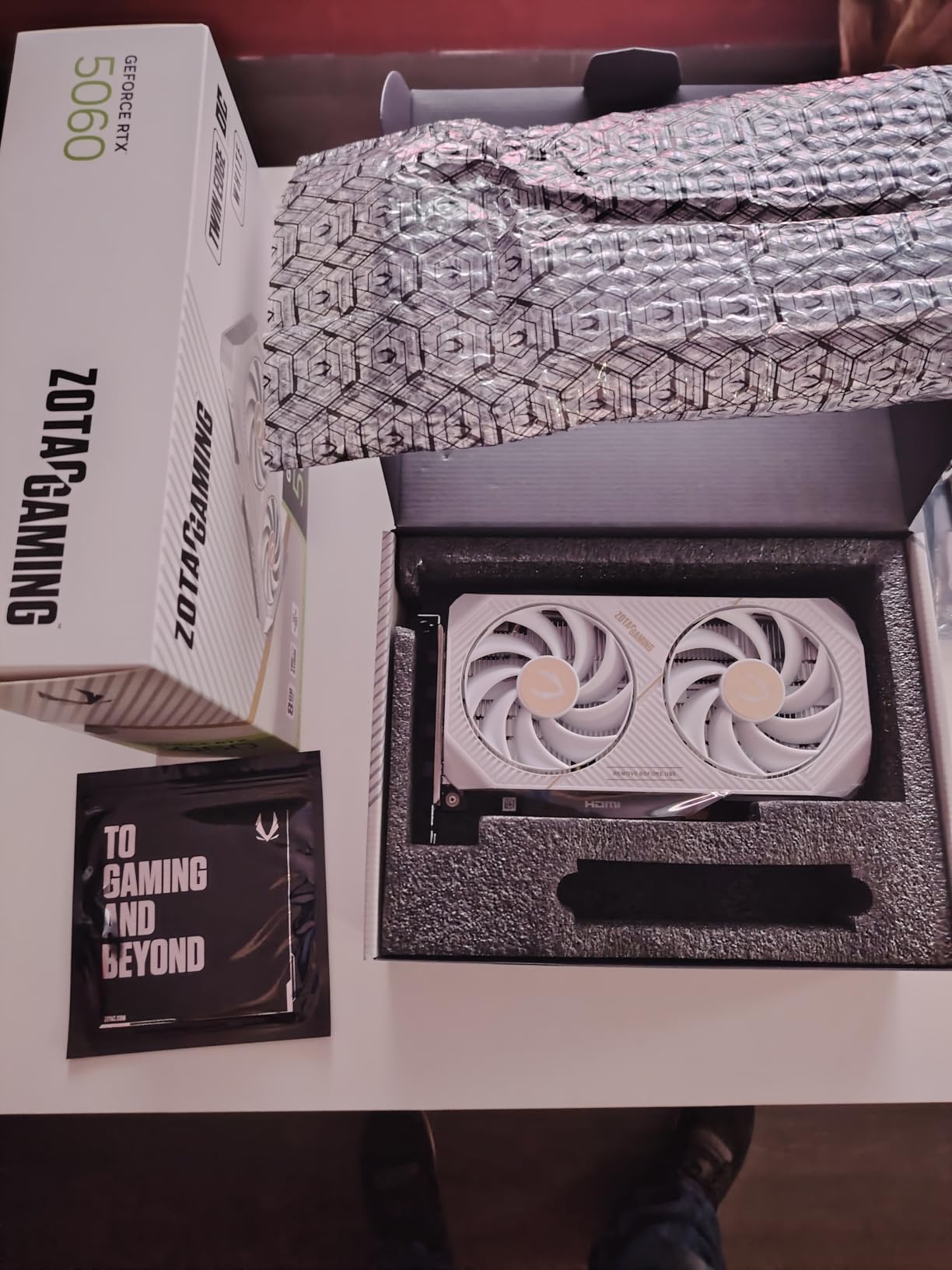 ZOTAC GeForce RTX 5060 Twin Edge OC White Edition Graphics Card, NVIDIA, 8GB GDDR7, DLSS 4, 3x DisplayPort 2.1b & HDMI 2.1b, PCIE 5.0 (ZT-B50600Q-10M) customer photo 1