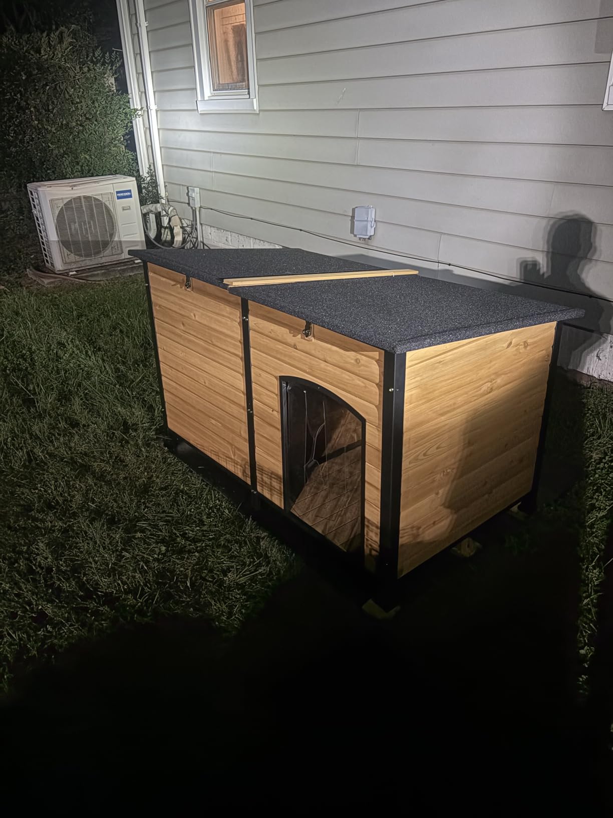 GUTINNEEN Extra Large Heated Dog House Outdoor Insulated Dog House Weatherproof Dog Shelter with Heated Pad, Insulated All-Round Thermal Liner, Chew-Proof Design for Large Dogs (Winter-Ready) customer photo 2