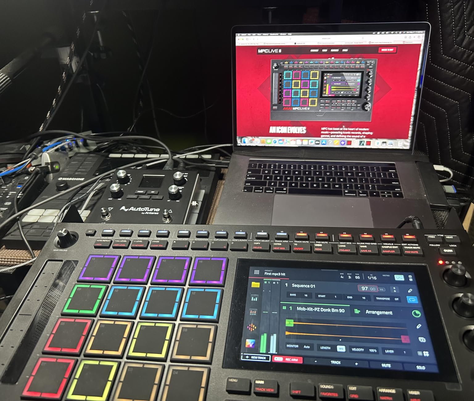 Akai Professional MPC Live III Standalone Portable Music Production Center with MPCe Pads, Sequencer, Touchscreen, Mic, Stereo Monitors, Audio Interface, Wi-Fi, Bluetooth, Battery, Touchstrip customer photo 1