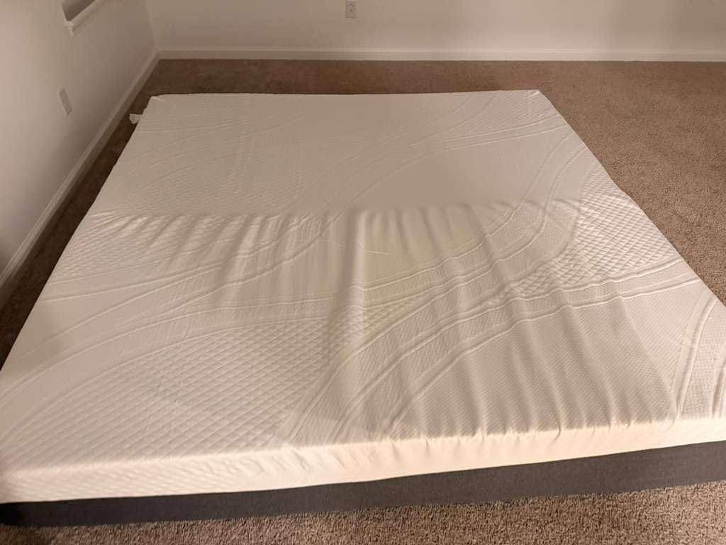 Novilla Bliss Cooling King Mattress, 12 Inch Gel-Infused Memory Foam Mattress King Size in a Box with Cool-Touch Nylon Cover, Pressure Relief & Body Support with CertiPUR-US Certified Foam customer photo 2