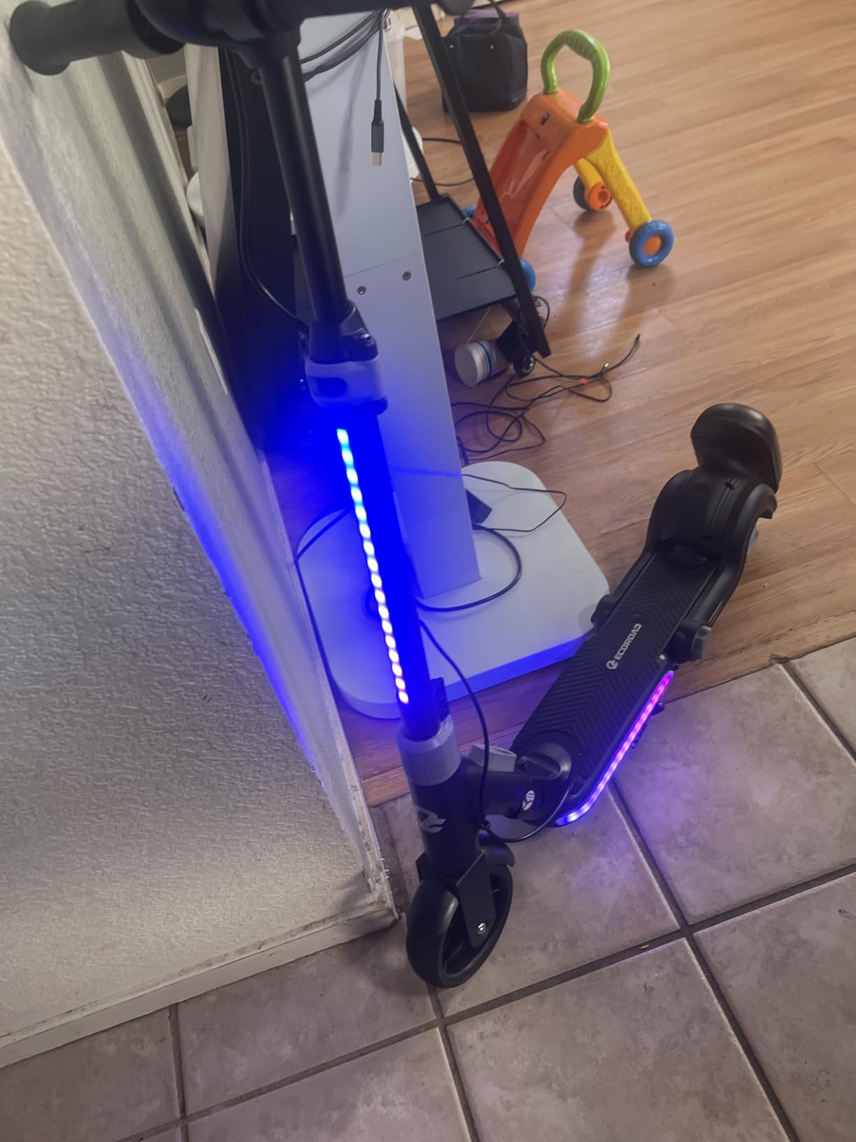 ECOROAD 2-in-1 Kids Electric Scooter EK8, 200W Motor & 9 Miles Range, Up to 10 MPH, Dual Brake System, Bluetooth Music & Foldable & Adjustable Height, for Kids Ages 6-12 customer photo 1