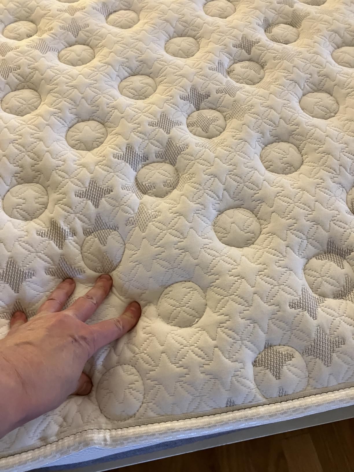Sleepmax Queen Mattress 14 Inch - Hotel-Collection Hybrid Mattress Pain Relief - Extra Lumbar & Hip Support - Cooling Gel Bed in a Box Spine Alignment - CertiPUR-US, Fiberglass-Free, 365-Night Trial customer photo 2