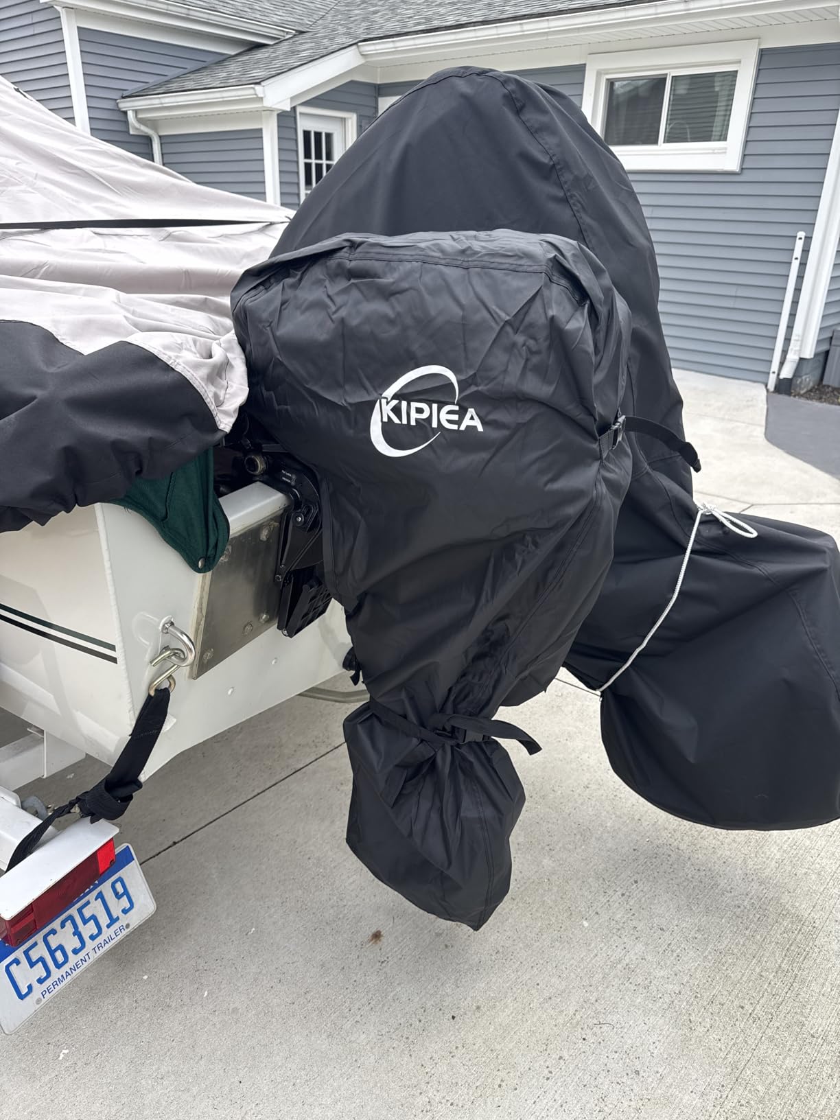 Kipiea 1300D Outboard Motor Cover Heavy Duty Waterproof, Trailerable Full Boat Engine Cover Anti UV, No Tears & No Fading, Boat Motor Cover Fit for Motor 115-150HP (100