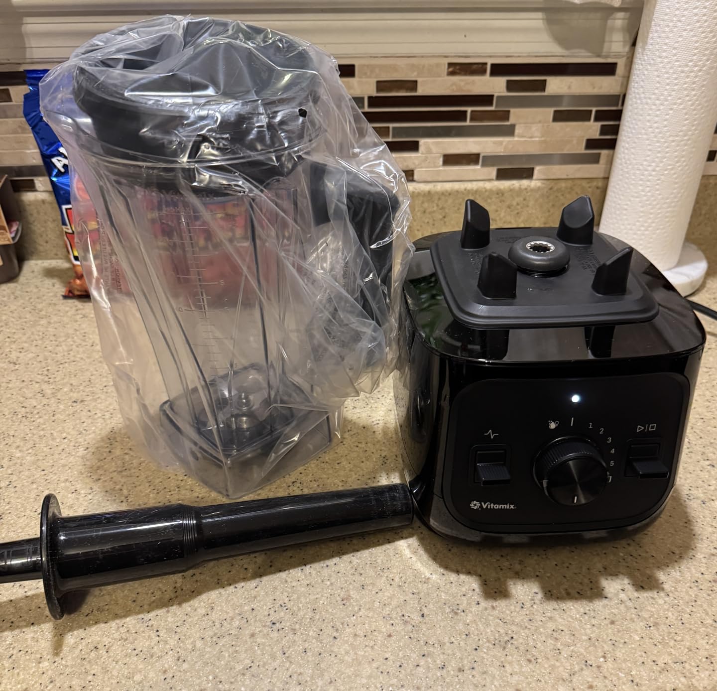 Vitamix VX1 Blender, Professional-Grade Kitchen Blender for Smoothies, Soups, Juices and More, 10-Speeds, 64 Oz Classic Container, Black customer photo 1