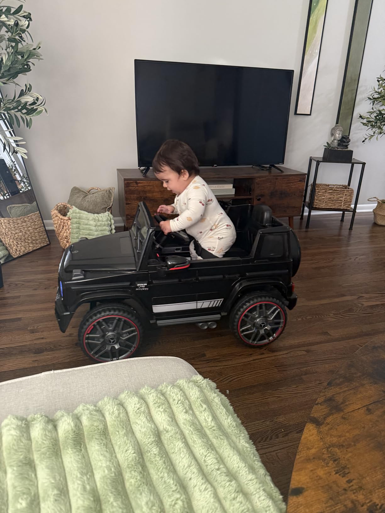 Mercedes-Benz Licensed G63 12V Kids Ride On Car, Ride on Toys with Parental Remote Control, Durable Material Body, Upgraded Motors, LED Lights & Music, Safe Electric Car for Toddlers, Black customer photo 2