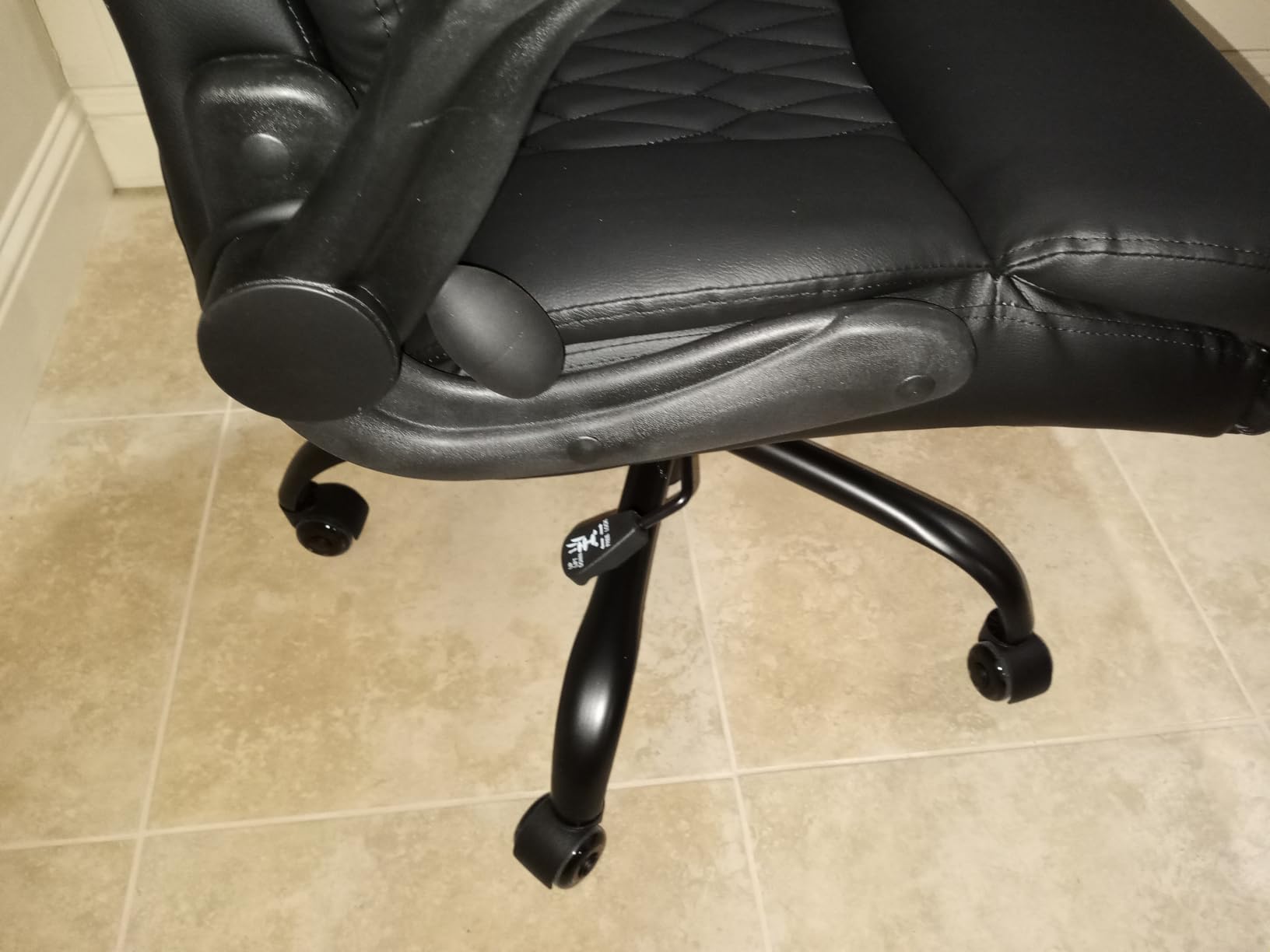 500lbs Big and Tall Office Chair Adjustable Lumbar Support for Back Pain, Extra Wide Seat Executive Office Chair Thick Armrest Pad, Heavy Duty Base & Upgraded Wheels, Ergonomic Comfy Computer Desk Chair customer photo 2