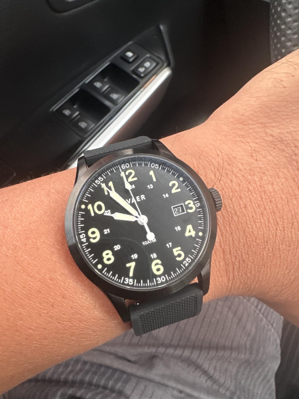 Vaer Men's Field Watch, Quartz Movement for Accurate Timing, Scratch Resistant Sapphire Crystal, Locking Screw-Down Crown, Iconic Replica of The A-11 Military Watch for Men of WW2 customer photo 1