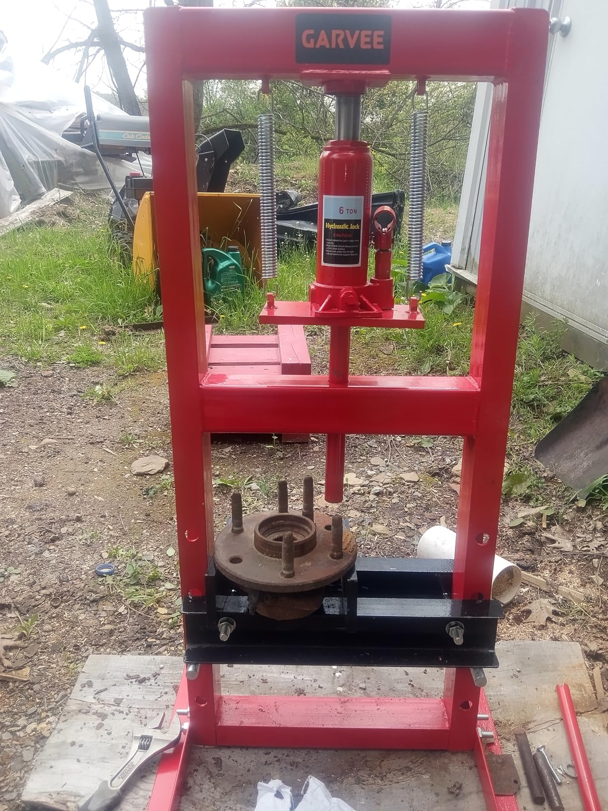 GarveeTech 6 Ton Hydraulic Shop Press, H-Frame, 4-Hold Adjustable Height, with Movable Plates and Dust Cover, Red customer photo 1