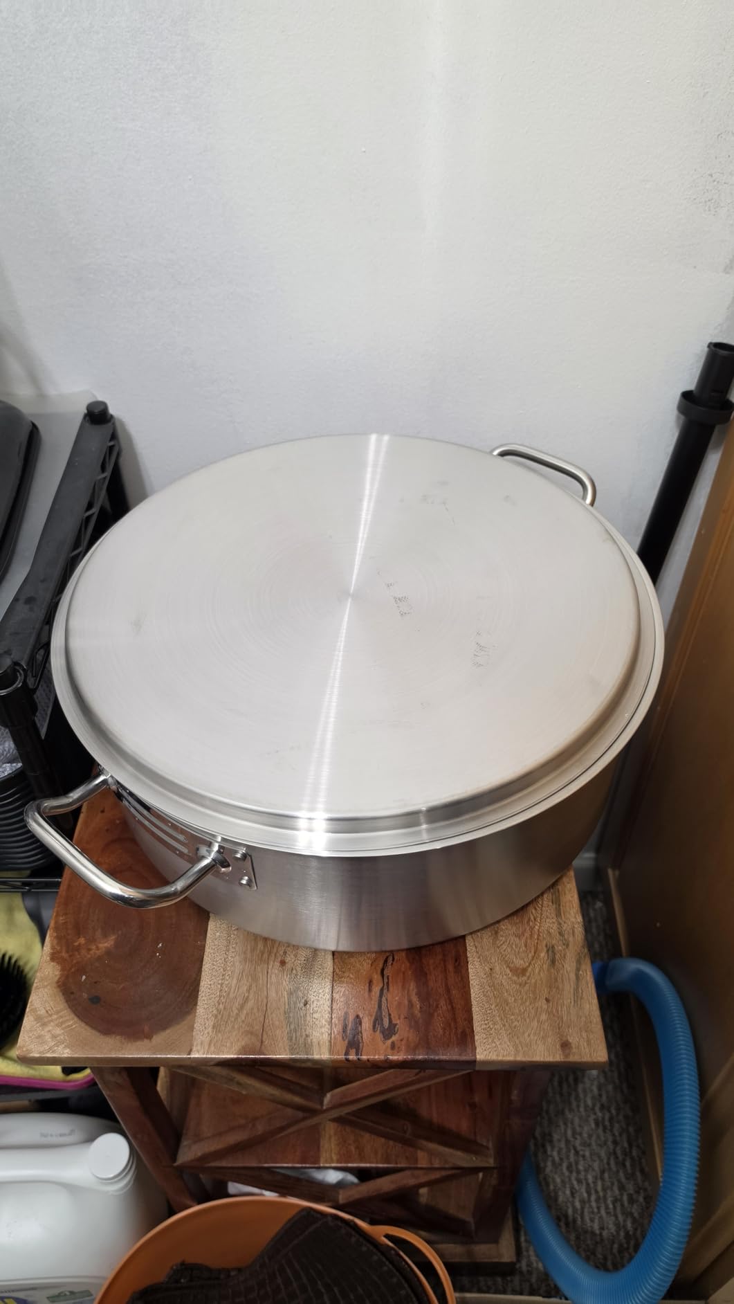 Winco Commercial-Grade Stainless Steel Brazier with Lid, 15 Quart customer photo 2