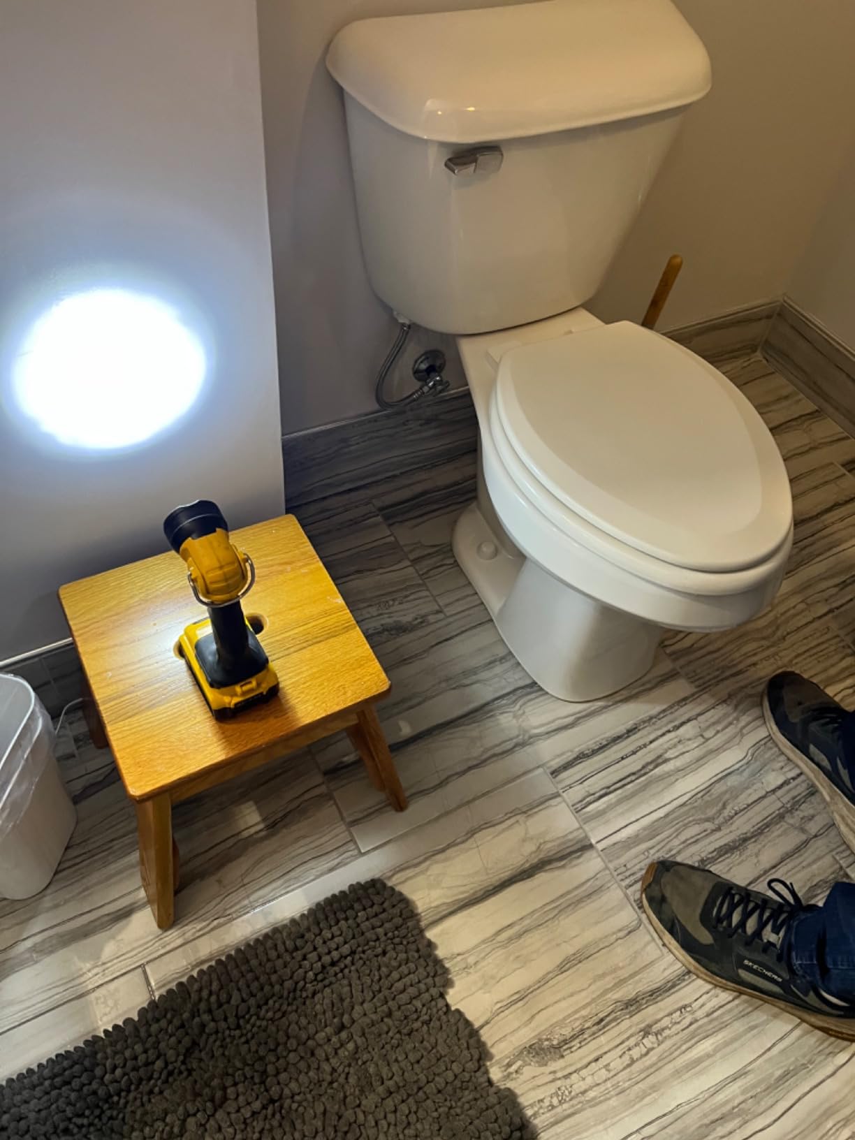 20V MAX* LED Work Light/Flashlight (DCL040) customer photo 2