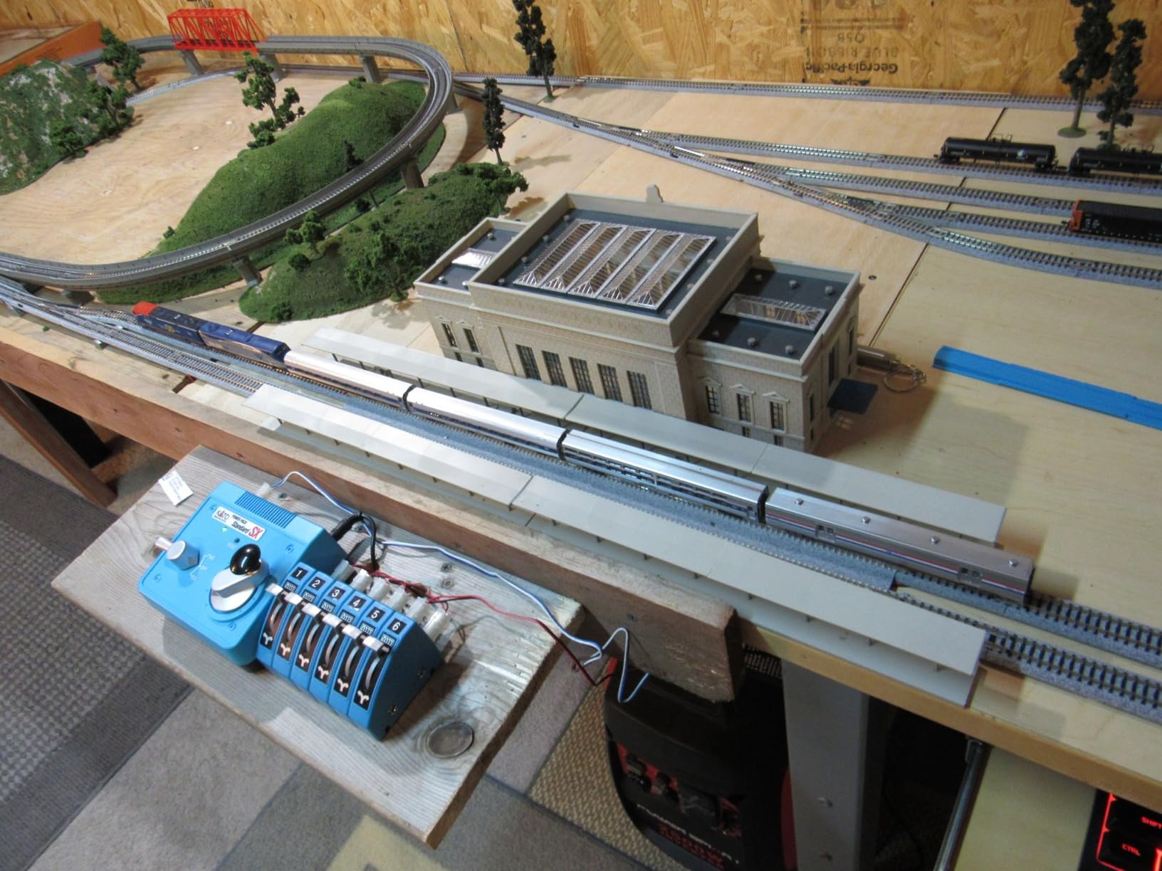 Kato USA Model Train Products P42, Amfleet and Viewliner Intercity Express Phase VI, 4-Unit Set customer photo 1