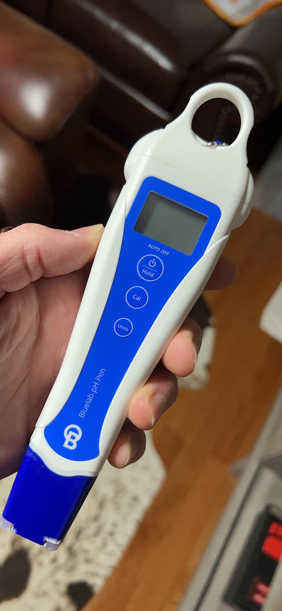 Bluelab pH Pen - +/- 0.1 pH Accurate, Durable Double Junction Probe, Waterproof and Floats, Auto Temperature Compensation, Easy Calibration - Made in NZ customer photo 2
