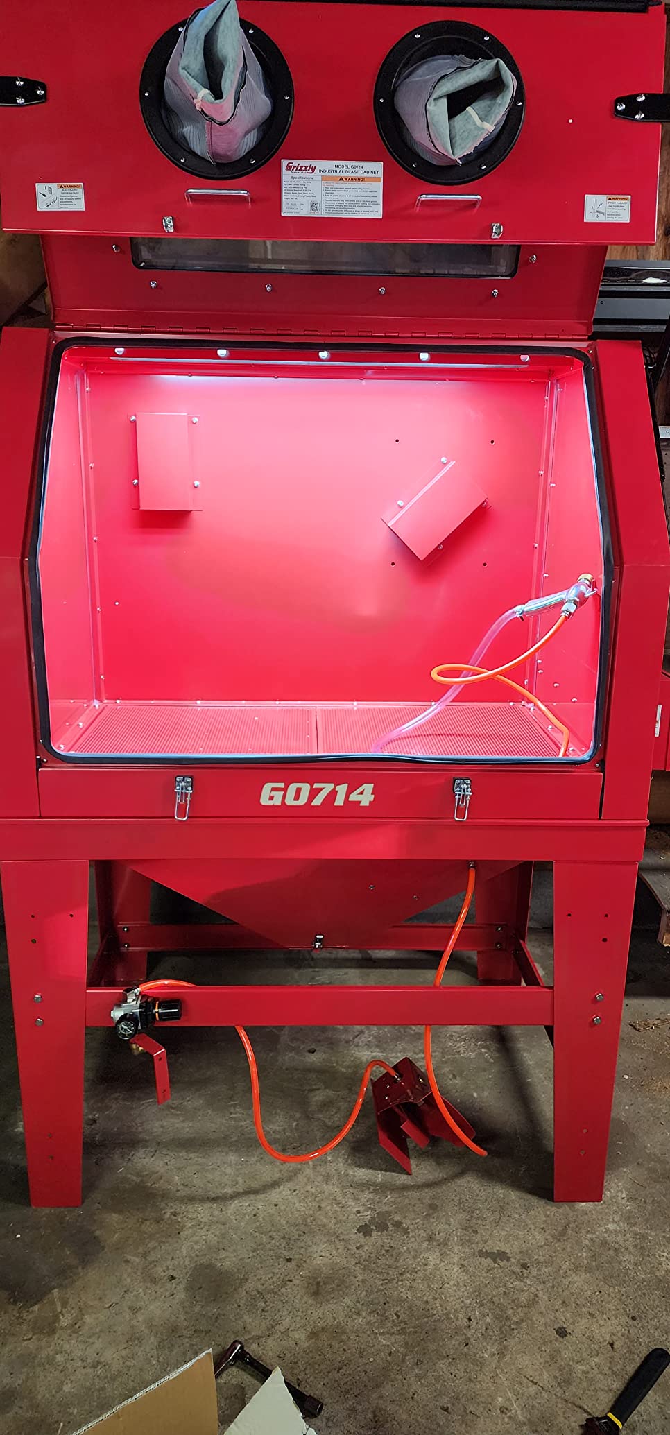 Grizzly Industrial G0714 - Sand Blasting Cabinet 24