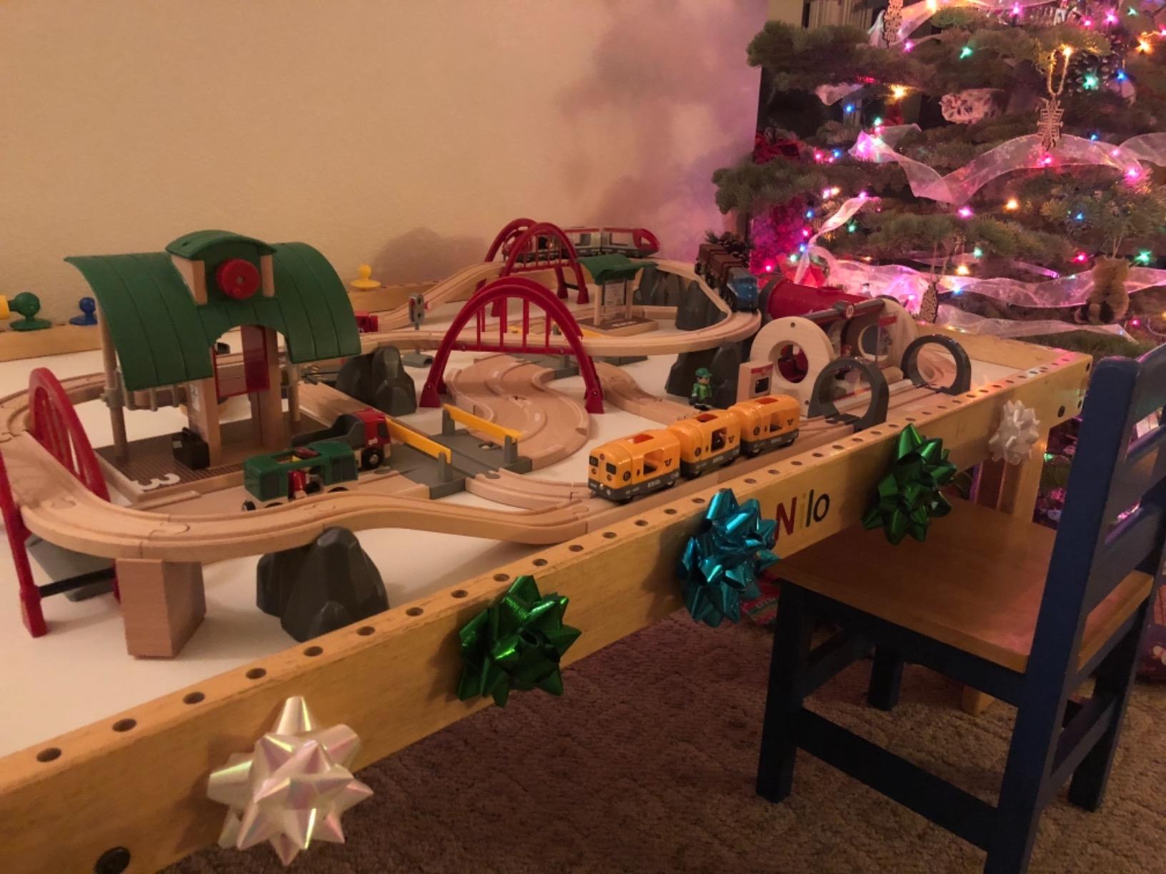 BRIO World Deluxe Railway Set - 87-Piece Wooden Train Set - Includes Passenger & Freight Trains, Stations, Accessories - Safe & Sustainable - MESH Accredited - Ages 3 & Up customer photo 1