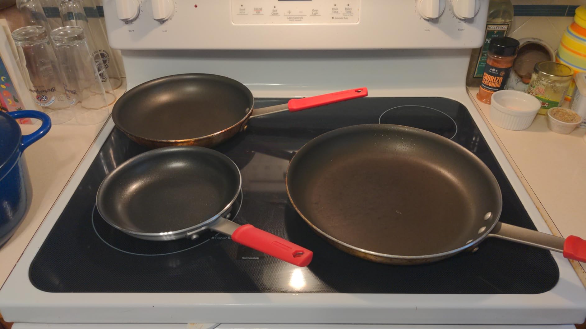Tramontina Professional 8-Inch Non Stick Small Frying Pan, Heavy-Gauge Aluminum Skillet with Reinforced Nonstick Coating, Red Handle, Dishwasher and Oven Safe customer photo 1