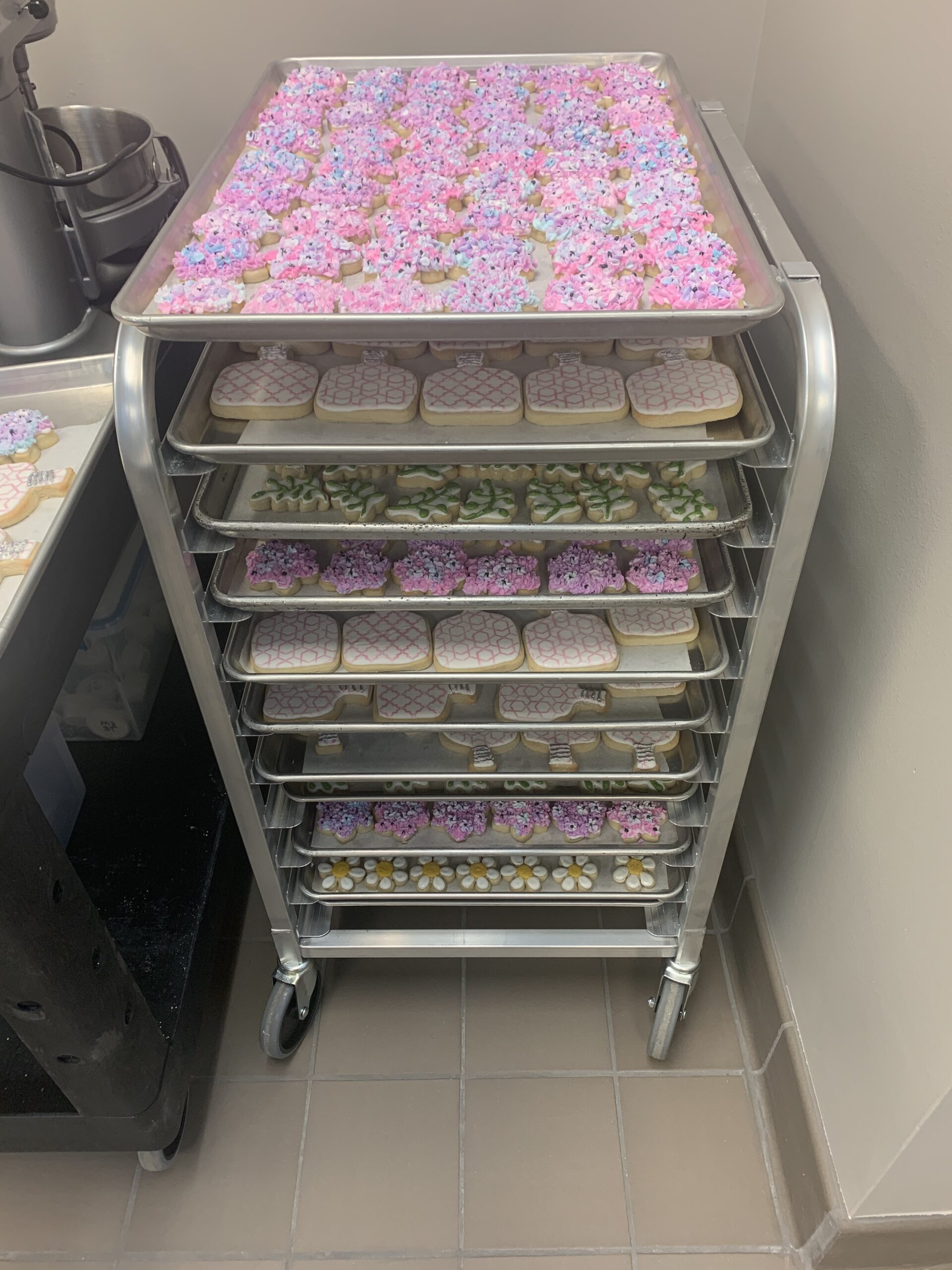 New Star Foodservice 36527 Commercial-Grade Aluminum 20-Tier Sheet Pan/Bun Pan Rack, 26