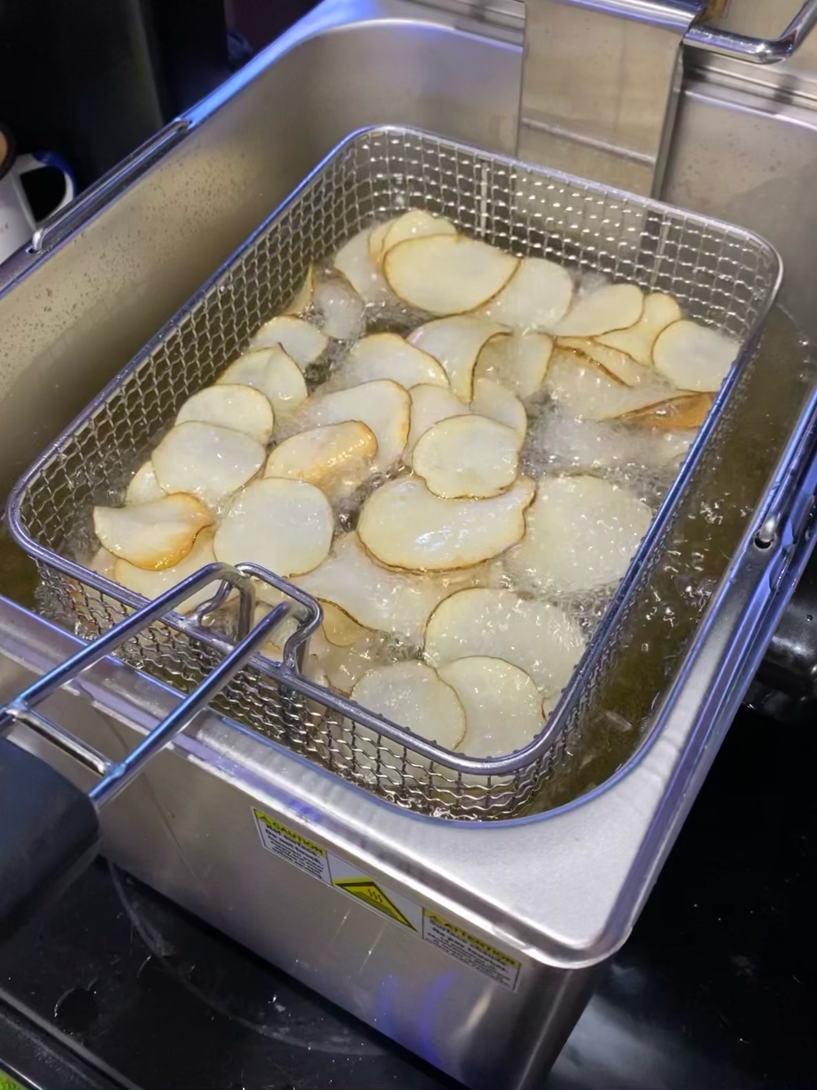Winco Commercial-Grade Electric Countertop Deep Fryer, Dual Well,Silver customer photo 1