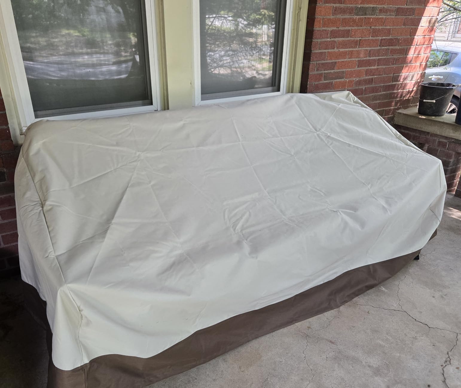 Amazon Basics 3-Seater Outdoor Couch and Patio Furniture Cover - Waterproof Lounge Sofa Cover, UV Resistant, Click-Close Straps, 78