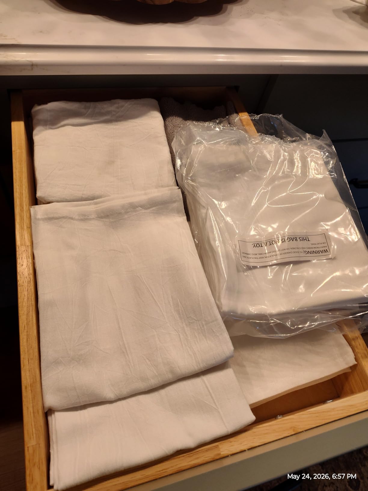 Utopia Kitchen White Flour Sack Towels [12 Pack - 28 x 28 Inch] 100% Cotton Tea Towels for Cleaning & Drying - Highly Absorbent Kitchen Dish Cloth customer photo 1