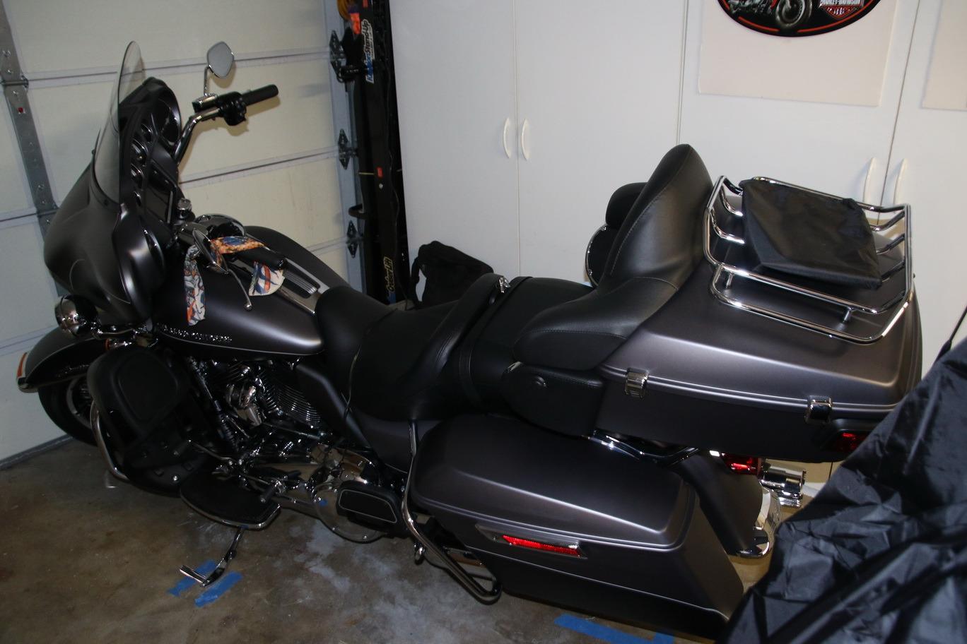 XYZCTEM All Season Black Waterproof Sun Motorcycle Cover, Fits up to 108