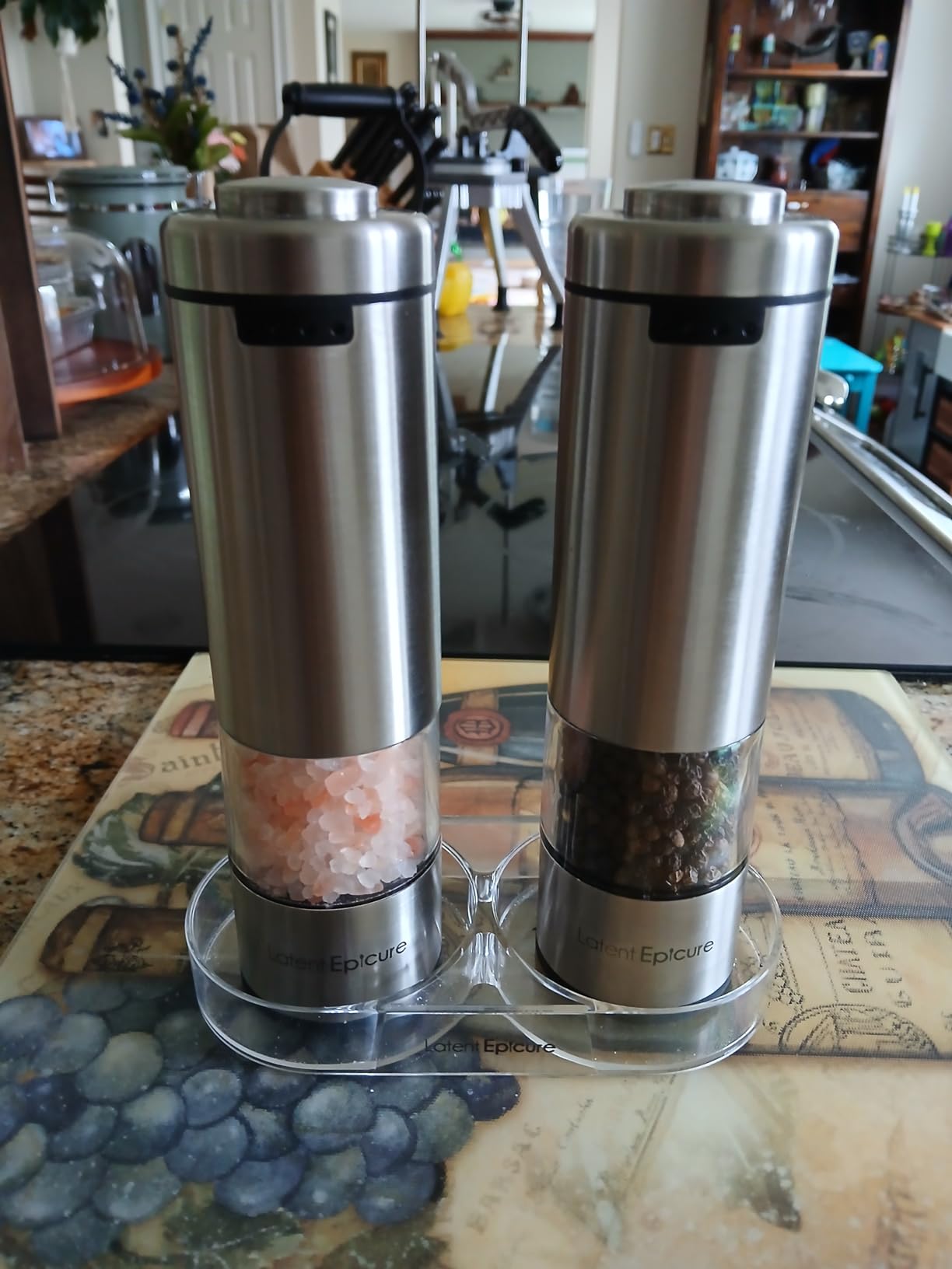 Electric Salt and Pepper Grinder Set, USB-C Rechargeable Stainless Steel Mills with LED Light, Adjustable Ceramic Grinders and Acrylic Mill Rest Tray customer photo 2
