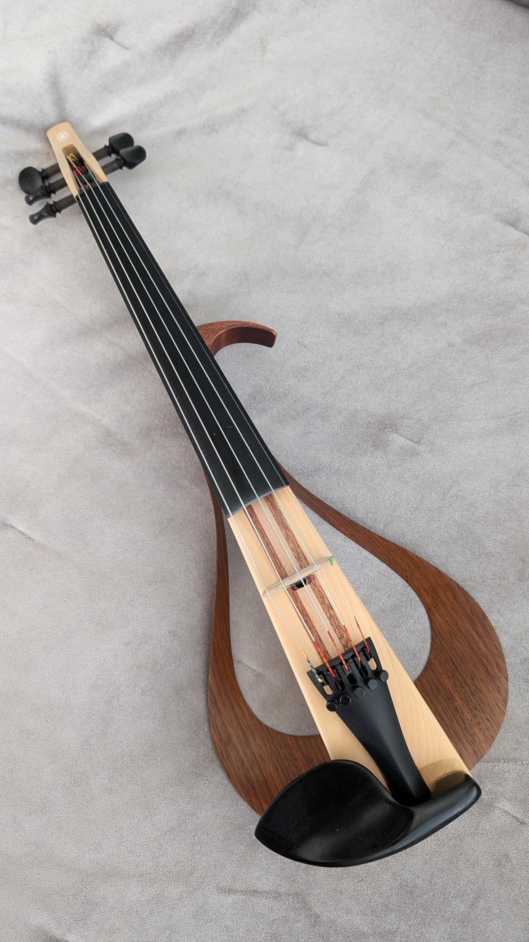 Yamaha YEV105NT Electric Violin, 5 String, Natural customer photo 2
