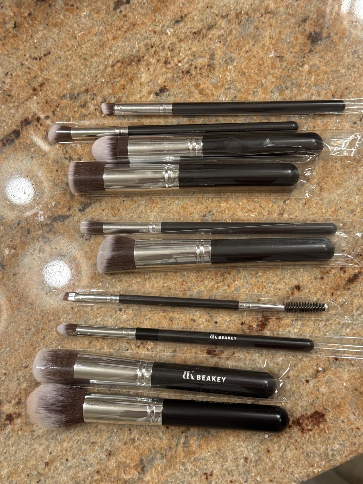 BEAKEY Makeup Brushes Set, Professional Foundation Eyeshadow Concealer Blush Powder Bronzer Applicator, 2 Blender Sponge with Beauty Paper Case customer photo 2
