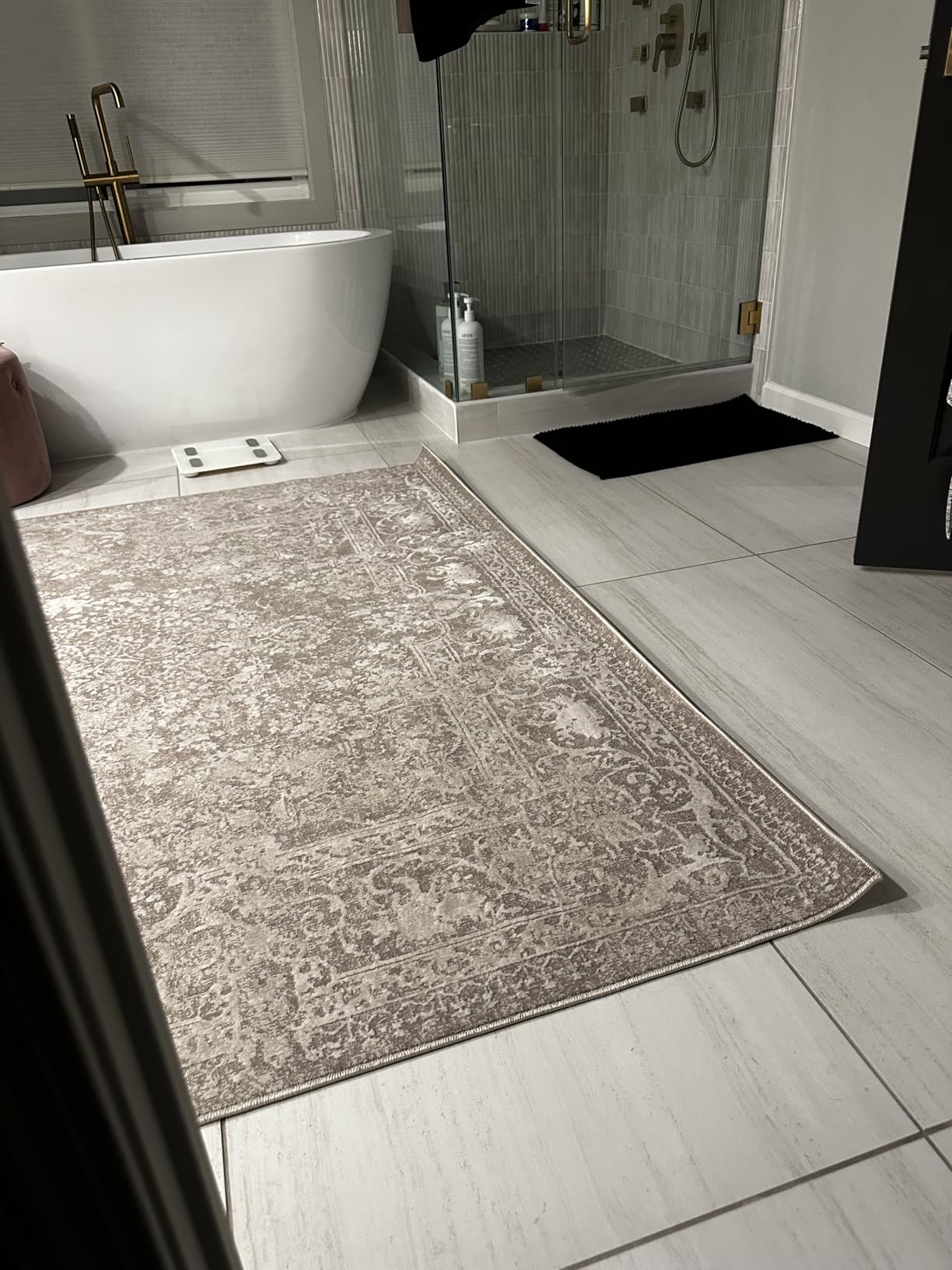 SAFAVIEH Area Rug 8x10 - Evoke Collection - Large - Navy & Ivory, Distressed Design, Non-Shedding & Easy Cleaning, Ideal for Living Room, Bedroom, Dining Space (EVK256A) customer photo 2