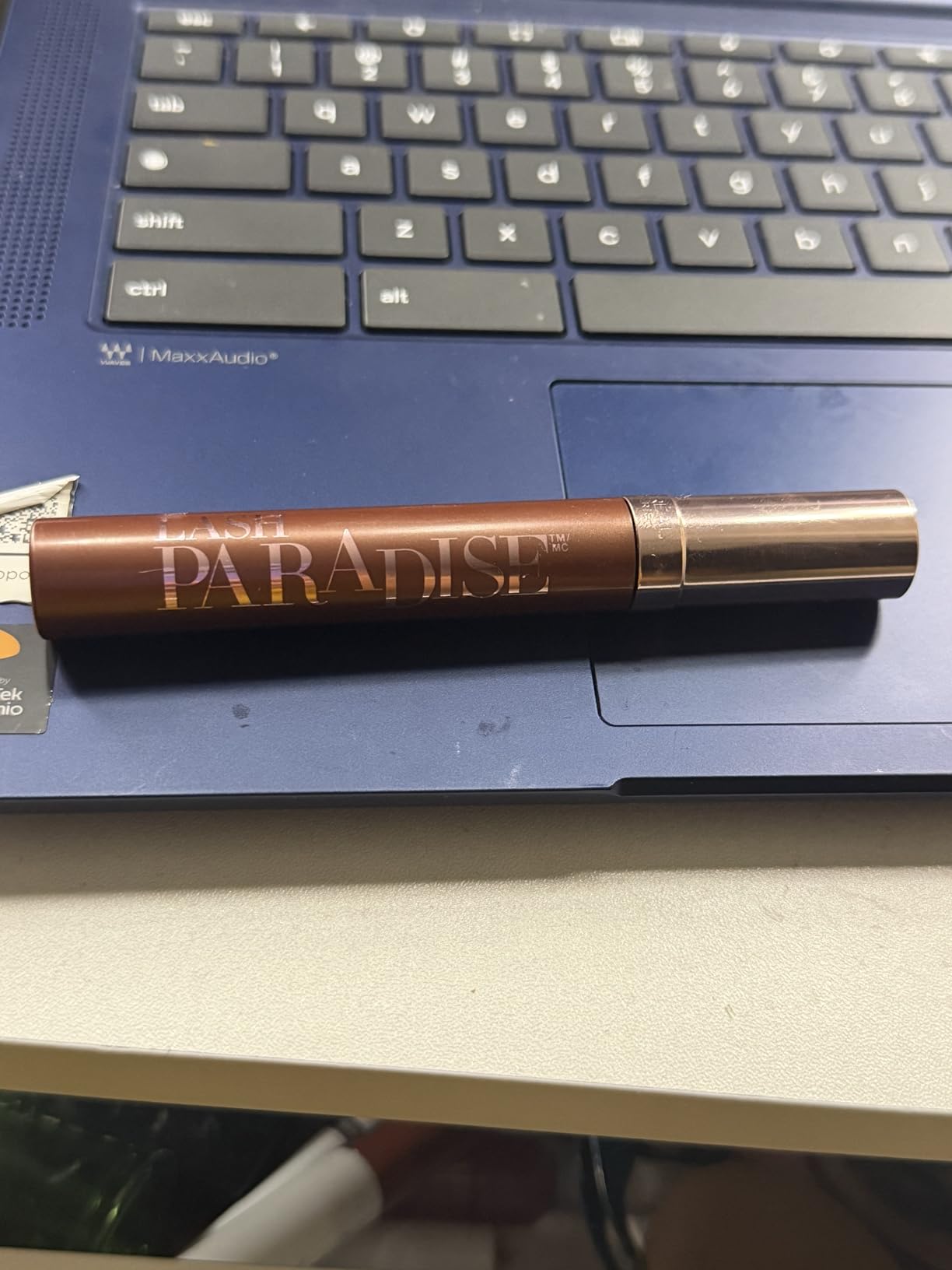 L'Oreal Paris Makeup Voluminous Lash Paradise Mascara, Voluptuous Volume, Intense Length, Feathery Soft Full Lashes, Blackest Black customer photo 1