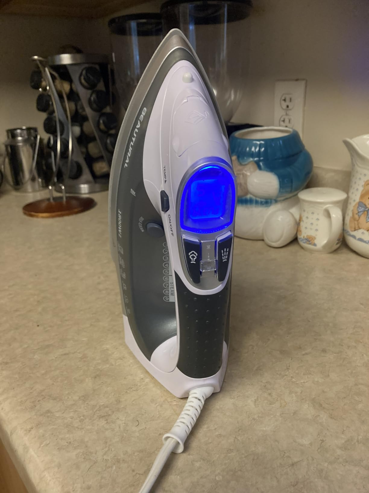 BEAUTURAL 1800-Watt Steam Iron with Digital LCD Screen, Double-Layer and Ceramic Coated Soleplate, 3-Way Auto-Off, 9 Preset Temperature and Steam Settings for Variable Fabric Gray customer photo 1