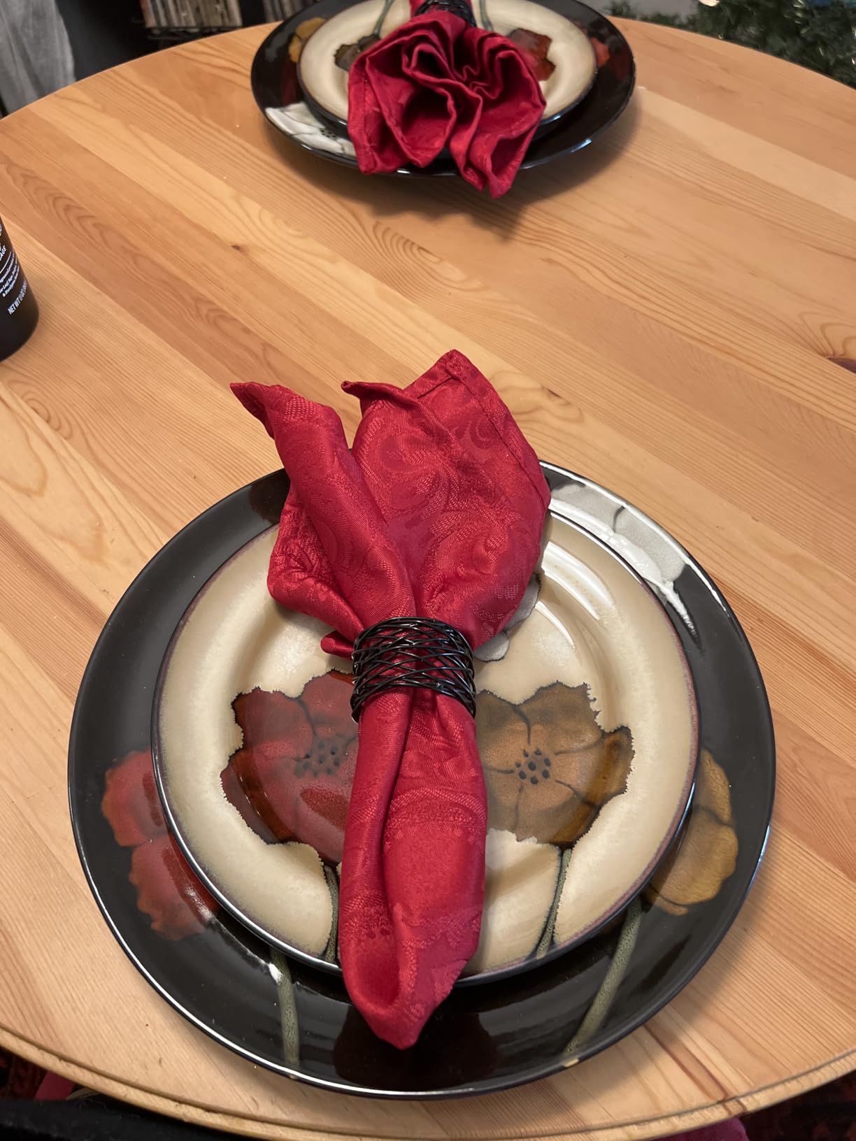 Pfaltzgraff Painted Poppies 16-Piece Stoneware Dinnerware Set, Service for 4, Dinner Plates, Salad Plates, Bowls and Mugs, Dishwasher and Microwave Safe customer photo 2