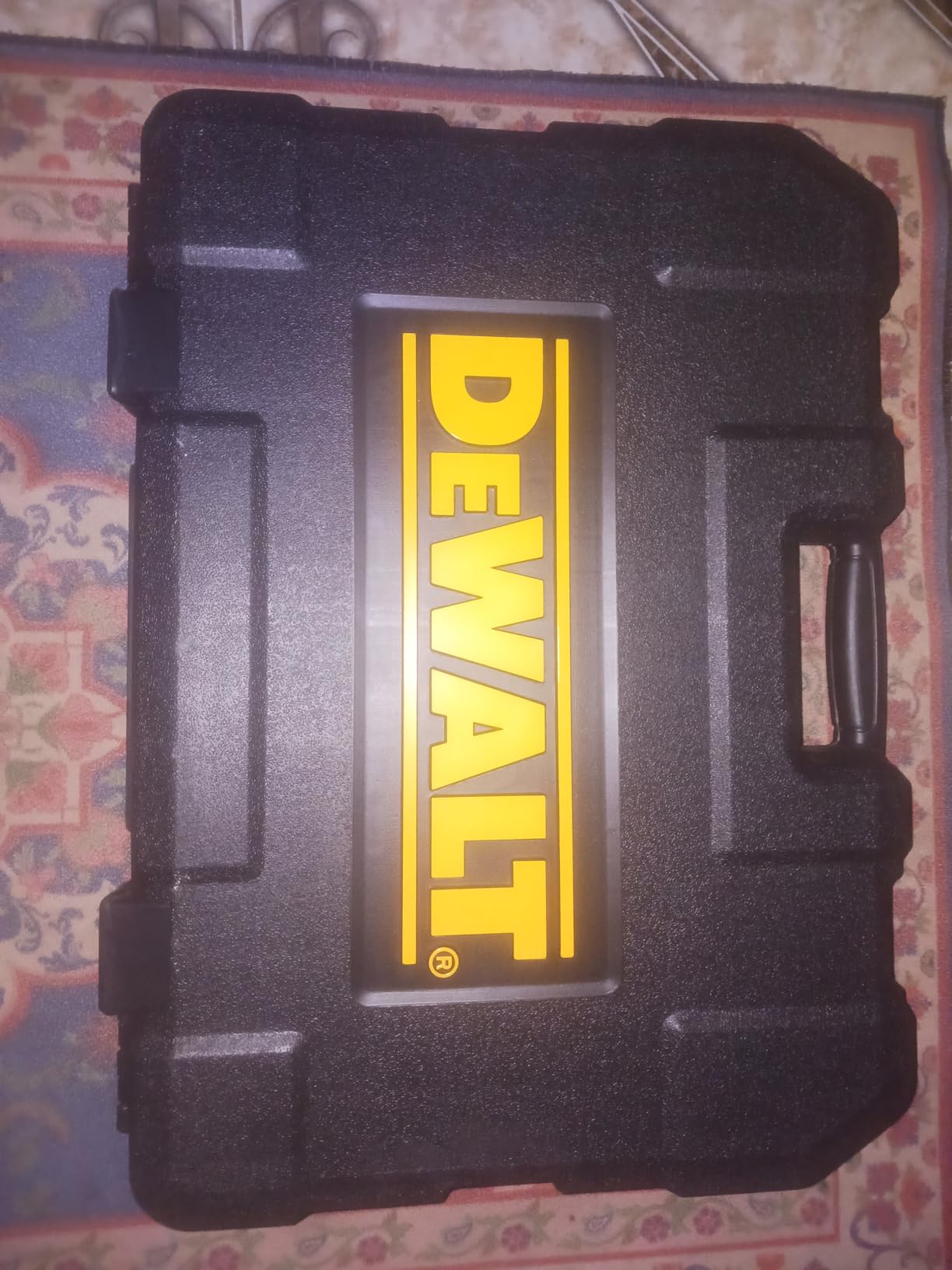 DEWALT Mechanic Tool Set, 247-Piece, 1/4 in., 3/8 in. and 1/2 in. Drive, SAE, Ratchets, Sockets, Hex Keys, Combination Wrenches, Polish Chrome Finish customer photo 1