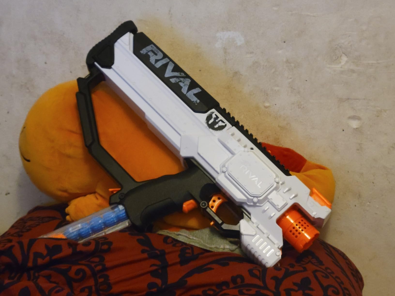 Nerf Rival Hera Mxvii 1200 White Combat Blaster customer photo 2