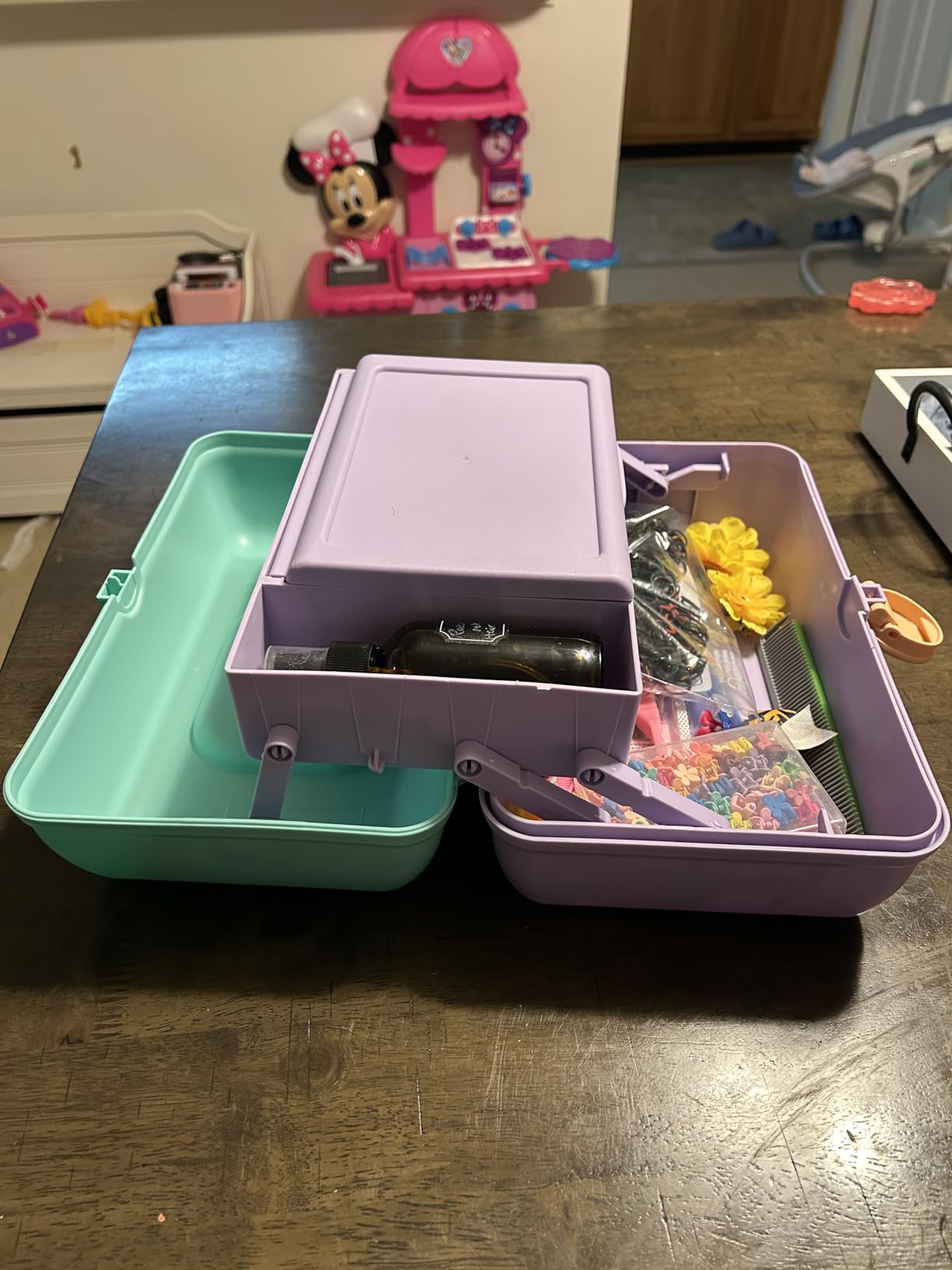 Caboodles On-The-Go Girl Makeup Box, Seafoam on Lavender, Hard Plastic Makeup Organizer Box, Built-In Mirror, Secure Latch for Safe Travel customer photo 2